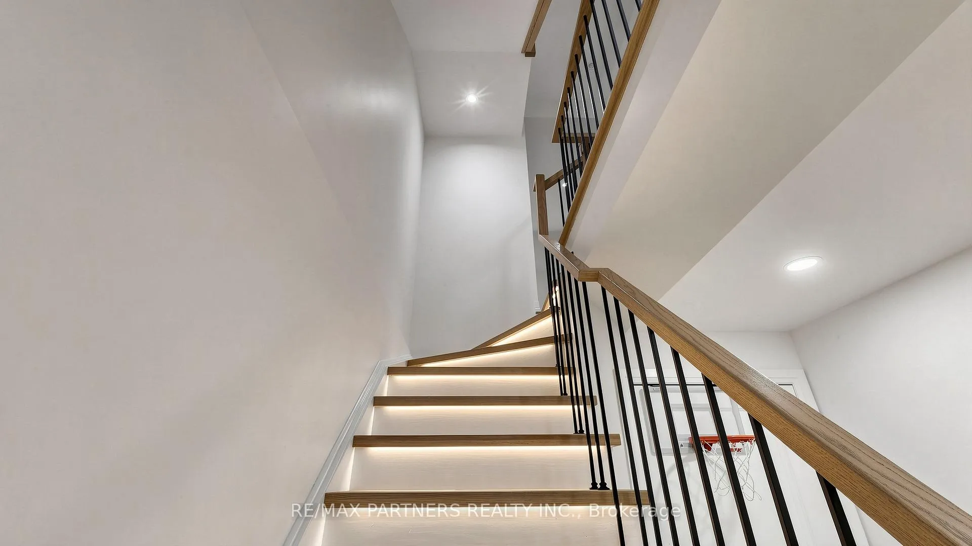 Photo 23 of 9092 Woodbine Avenue, Markham, Buttonville — HOMEH