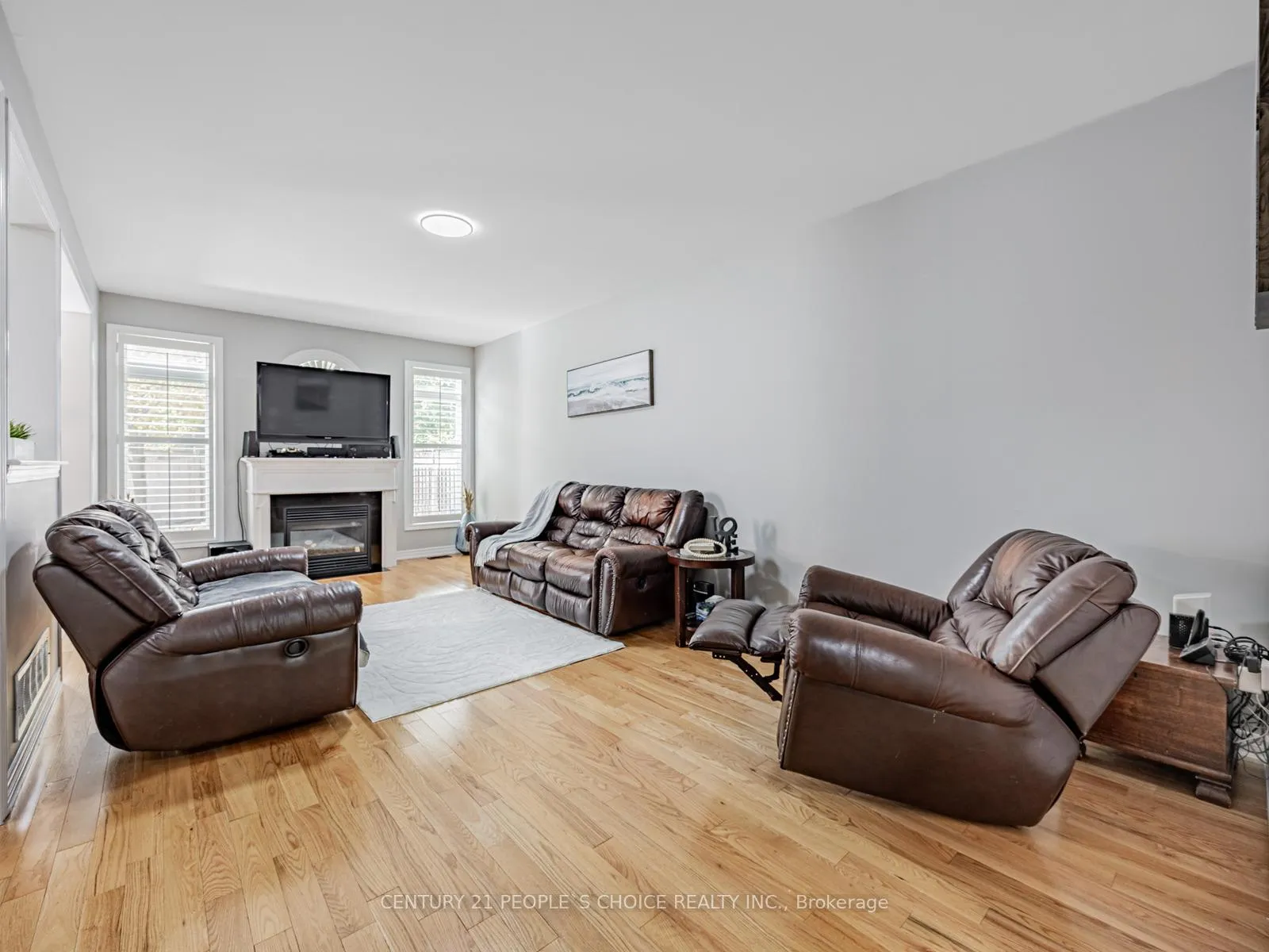 Photo 4 of 118A Manse Road, Scarborough, West Hill — HOMEH