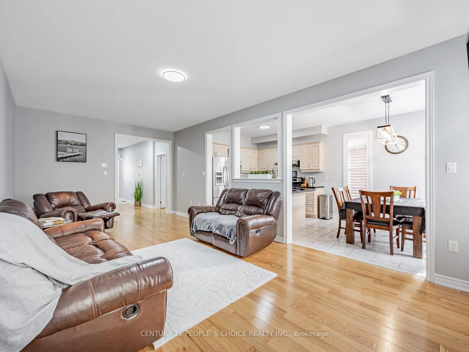 Photo 5 of 118A Manse Road, Scarborough, West Hill — HOMEH