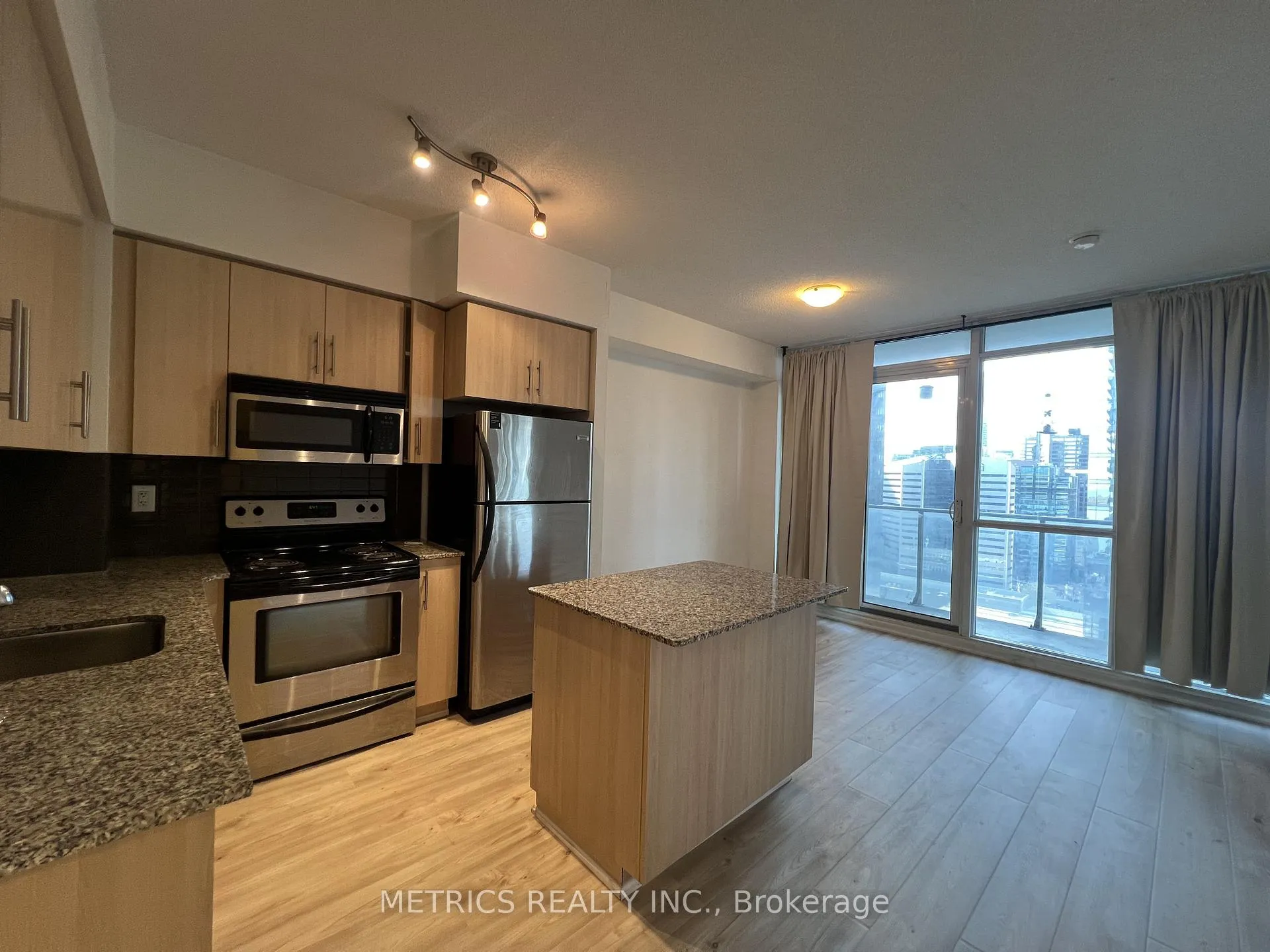 Photo 3 of Unit 2003, 55 Bremner Boulevard, Toronto, Waterfront Communities — HOMEH