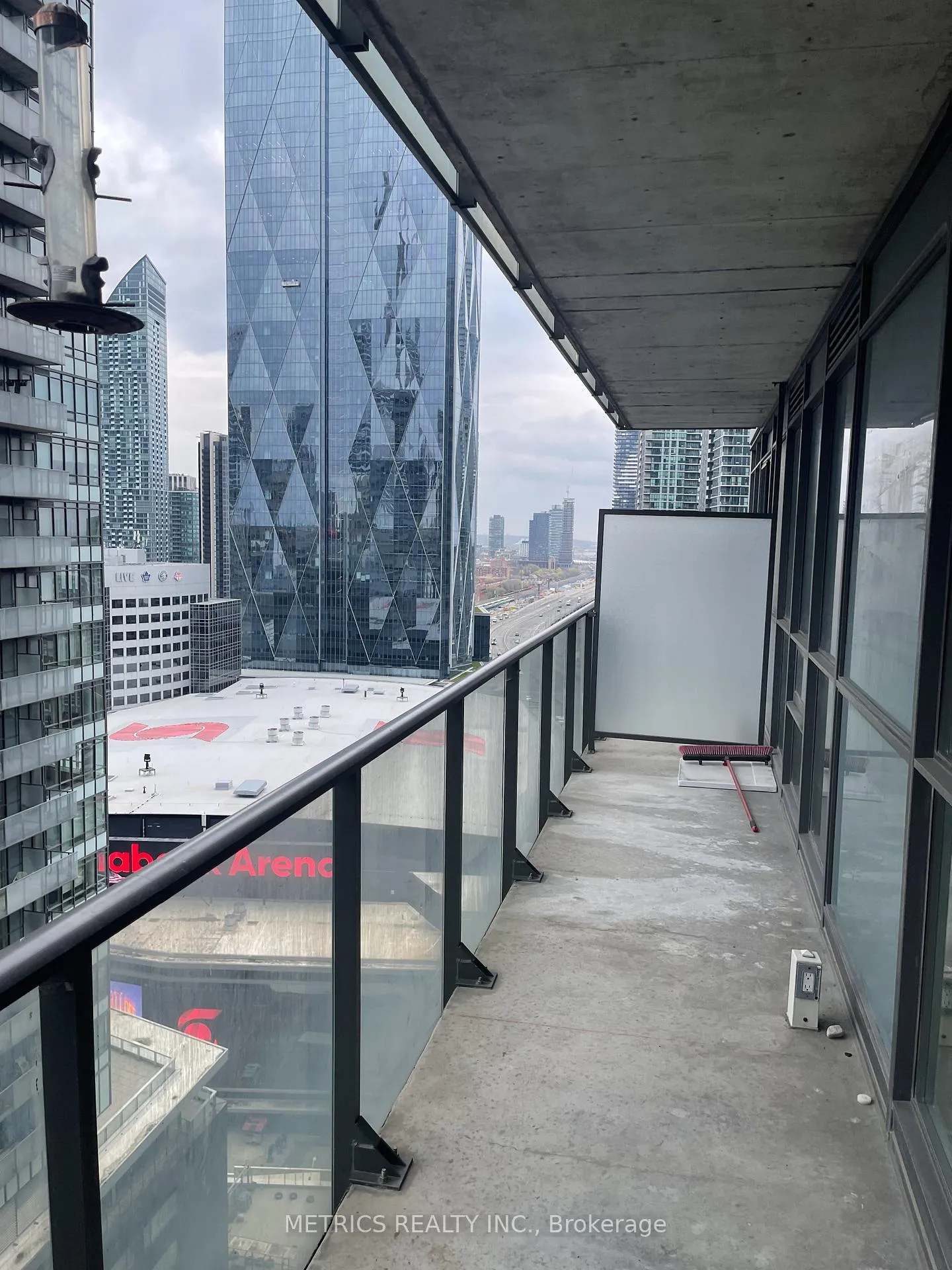 Photo 8 of Unit 2003, 55 Bremner Boulevard, Toronto, Waterfront Communities — HOMEH