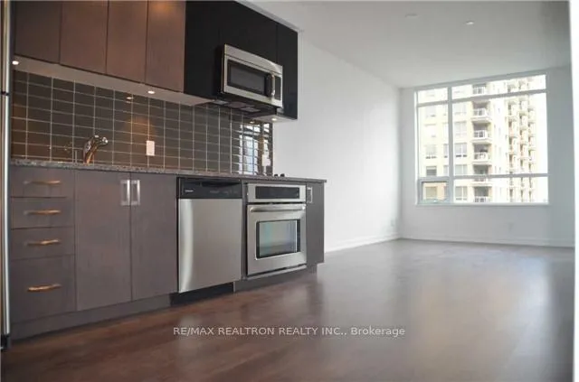 Photo 4 of Unit 422, 98 Lillian Street, Toronto, Mount Pleasant West — HOMEH