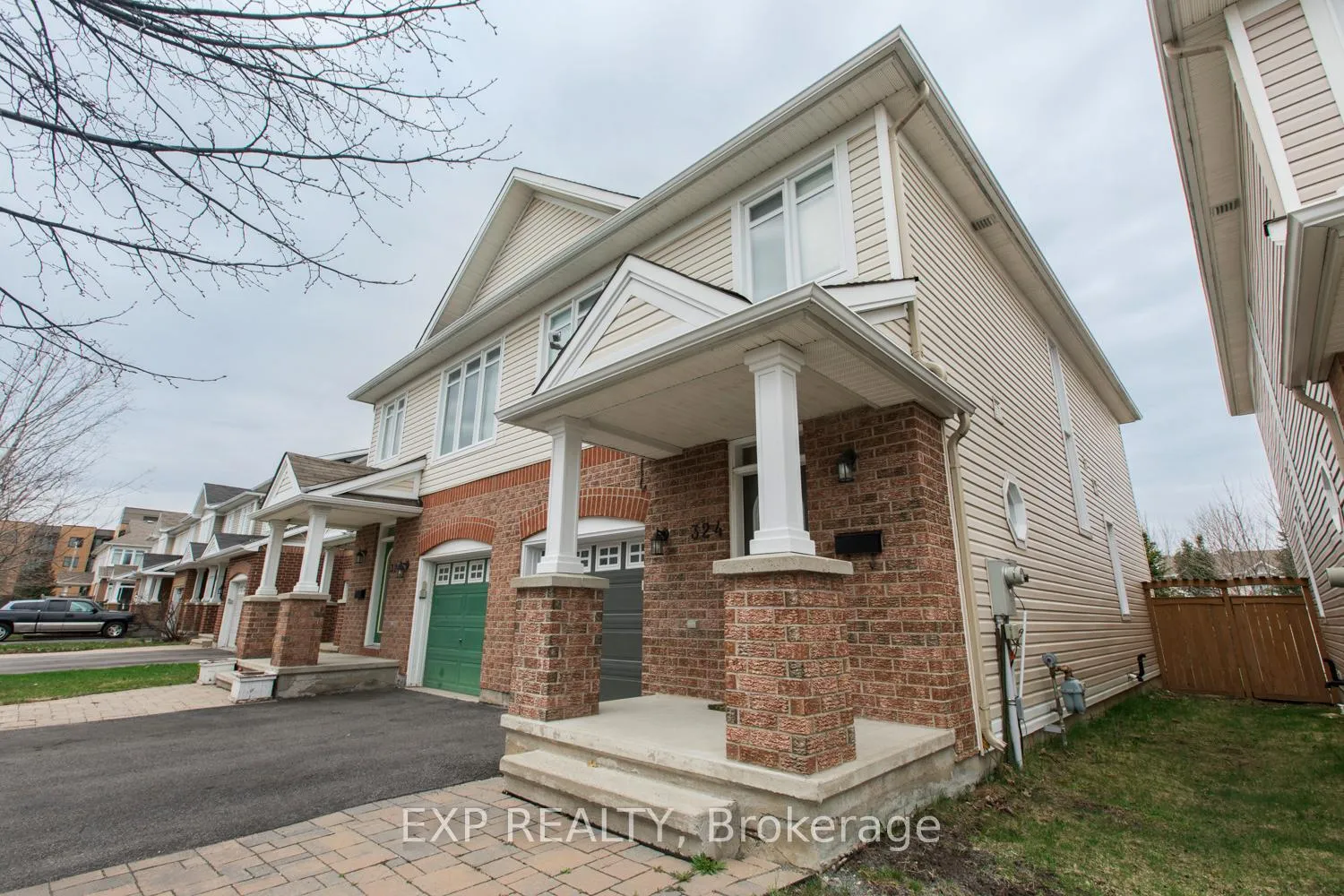 Photo 2 of 324 Parkin Circle, Ottawa, Blossom Park/Kemp Park/Findlay Creek — HOMEH