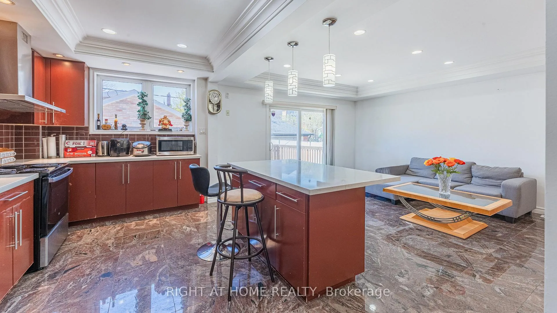 Photo 13 of 18 Rusholme Road, Toronto, Little Portugal — HOMEH