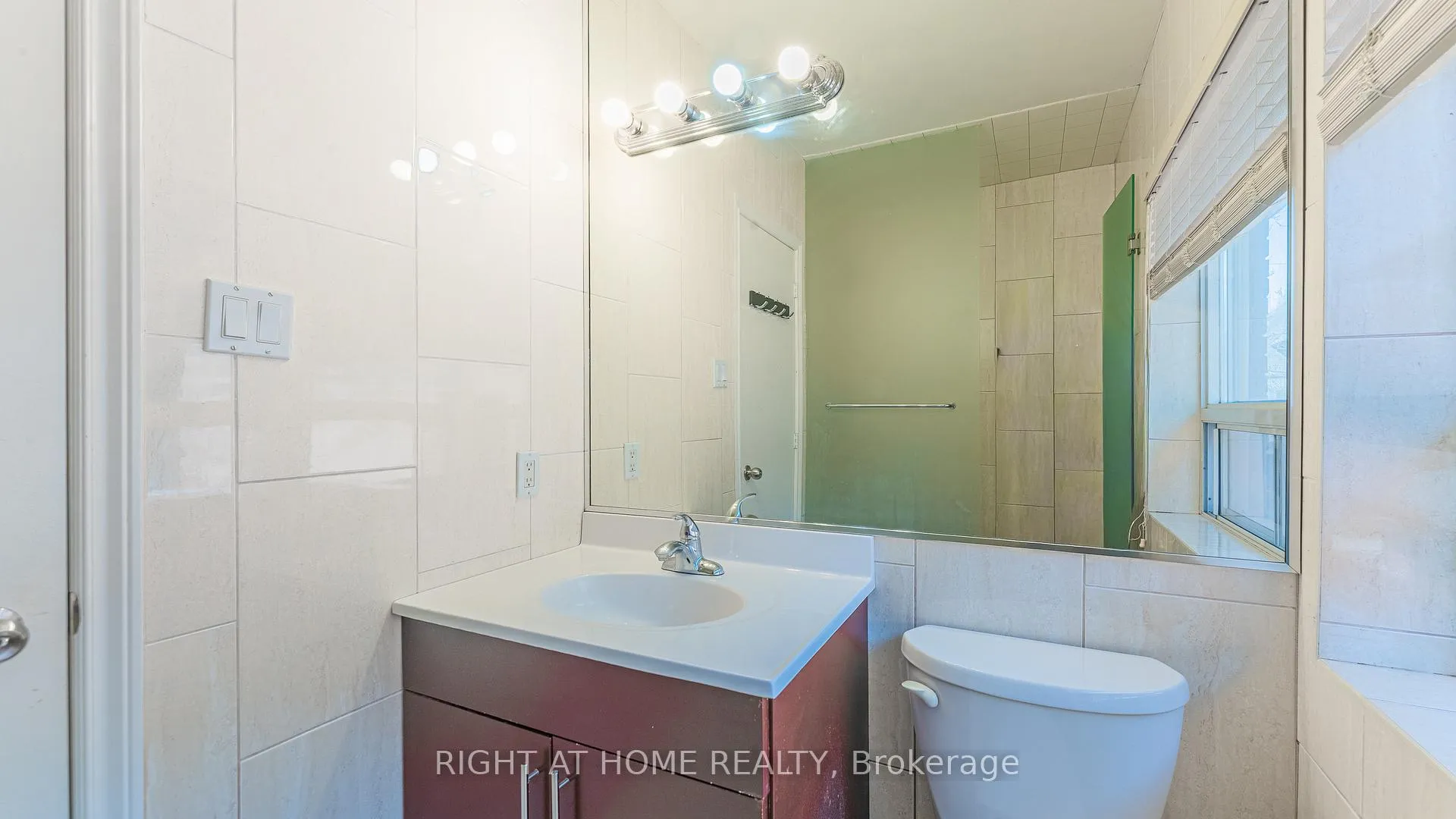 Photo 23 of 18 Rusholme Road, Toronto, Little Portugal — HOMEH