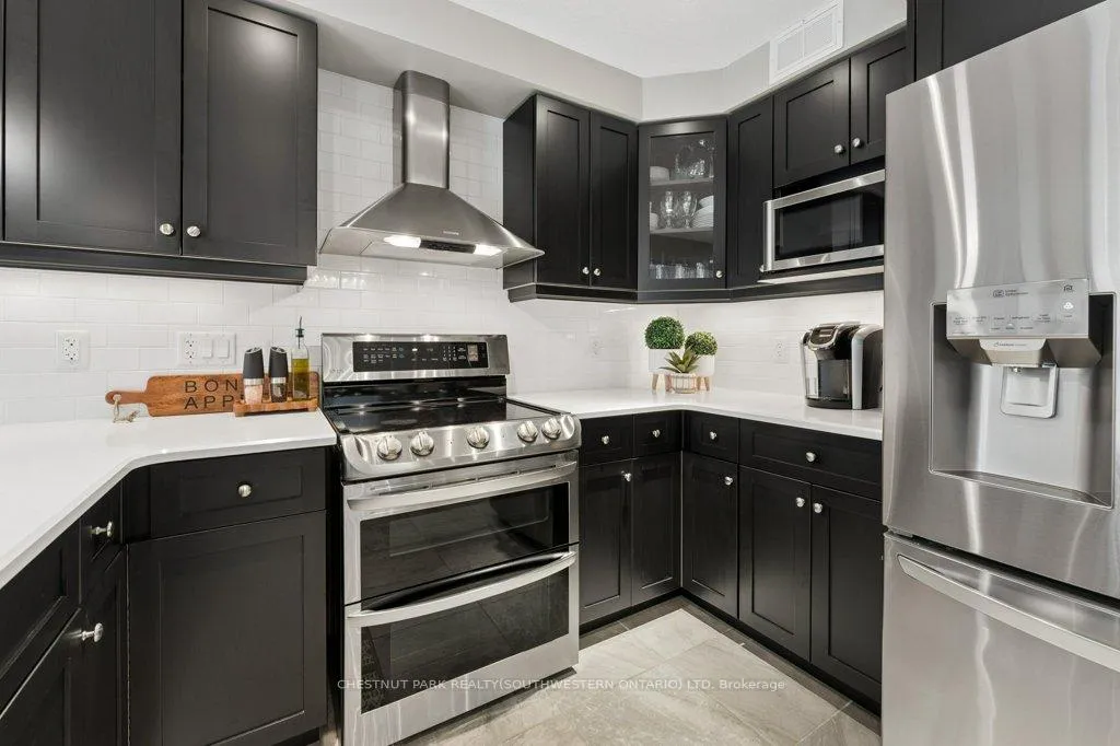 Photo 11 of 23 Valleybrook Drive, Kitchener — HOMEH