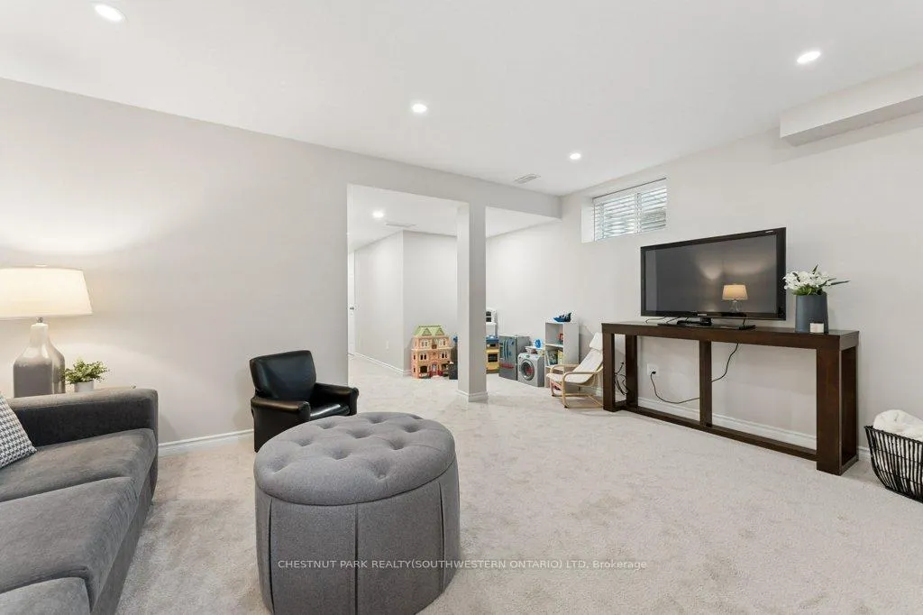 Photo 33 of 23 Valleybrook Drive, Kitchener — HOMEH