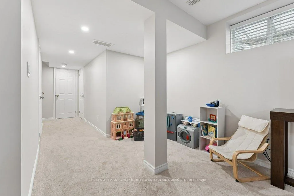 Photo 34 of 23 Valleybrook Drive, Kitchener — HOMEH