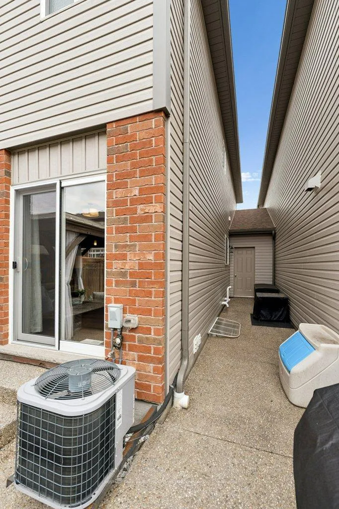 Photo 38 of 23 Valleybrook Drive, Kitchener — HOMEH
