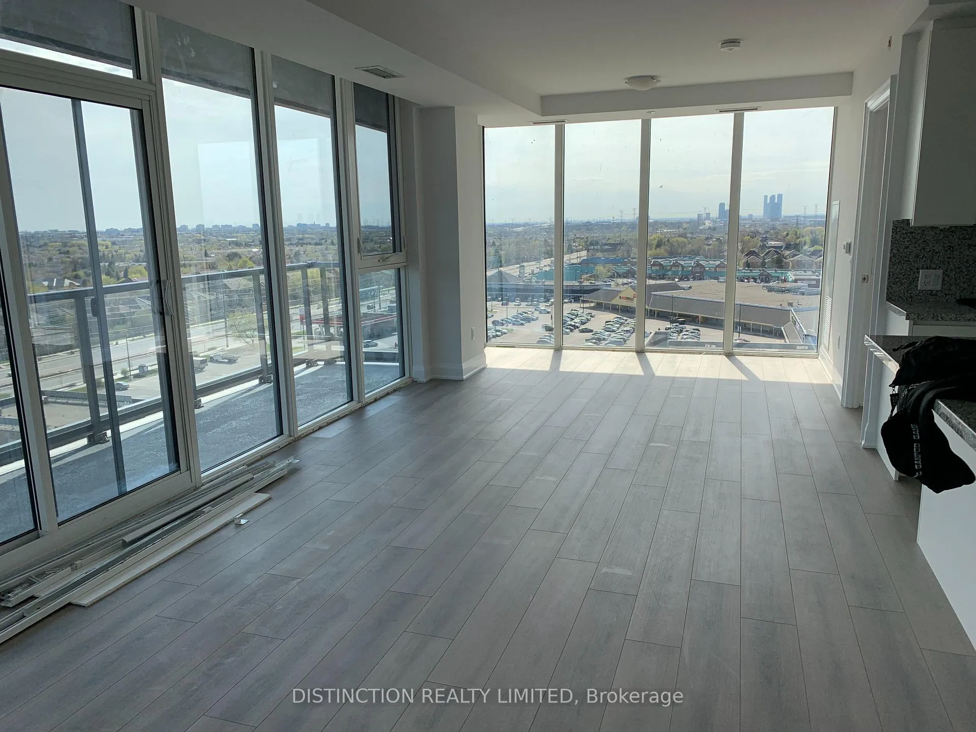 Photo 1 of Unit 1005, 10 Gatineau Drive W, Vaughan, Beverley Glen — HOMEH