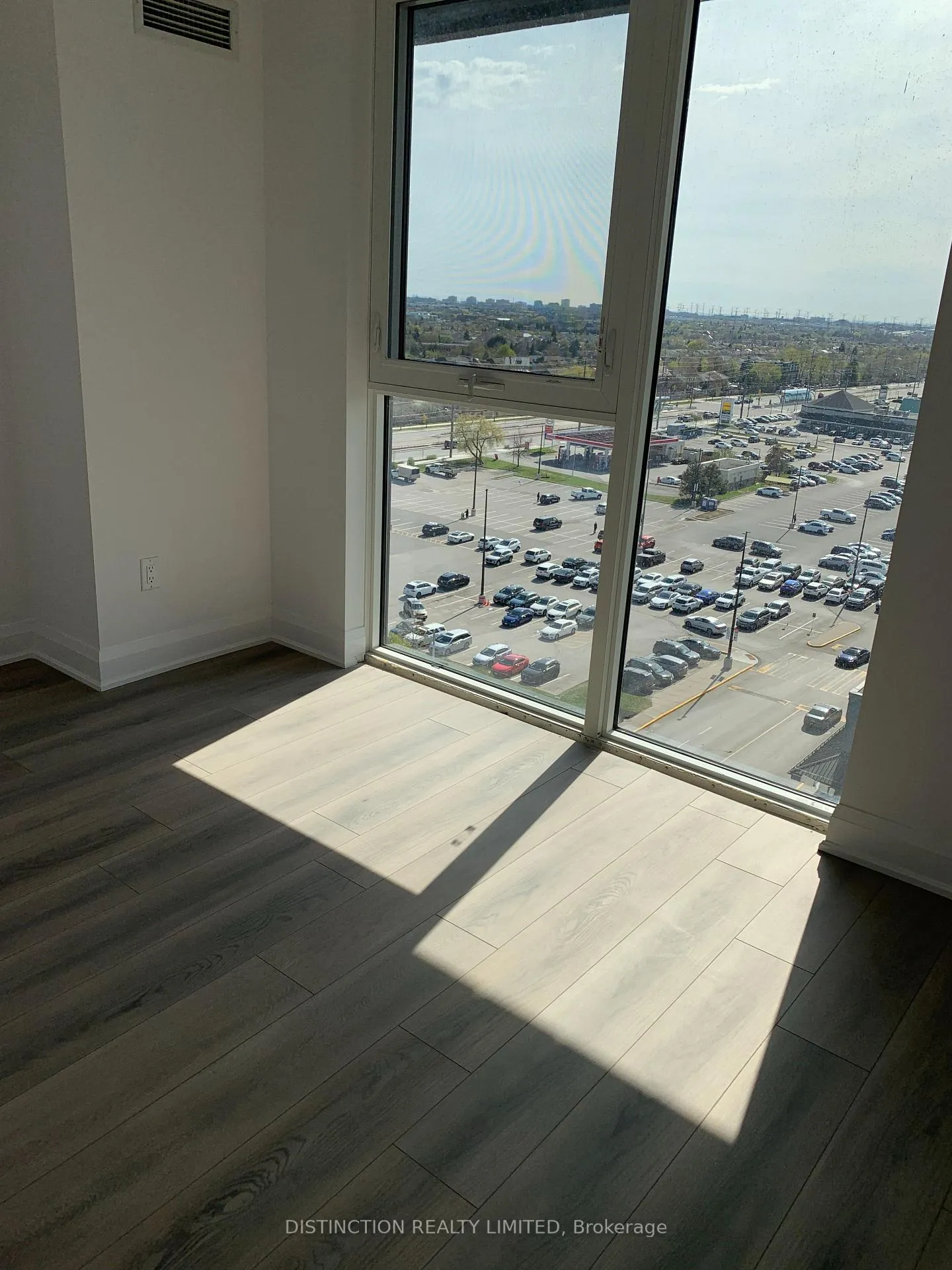 Photo 6 of Unit 1005, 10 Gatineau Drive W, Vaughan, Beverley Glen — HOMEH