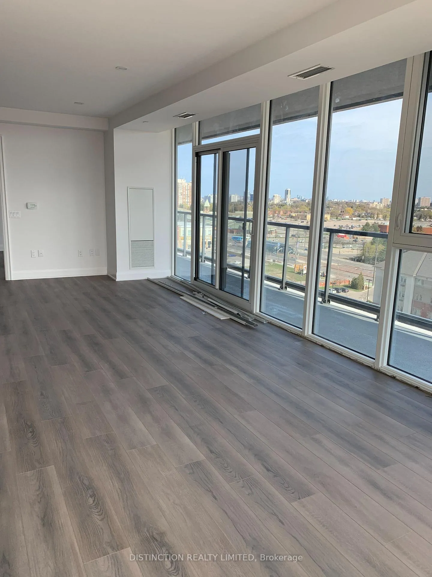 Photo 9 of Unit 1005, 10 Gatineau Drive W, Vaughan, Beverley Glen — HOMEH