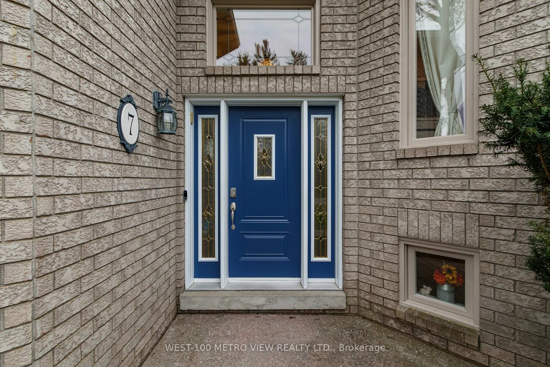 Photo 5 of 7 Fairway Crescent, Wasaga Beach — HOMEH