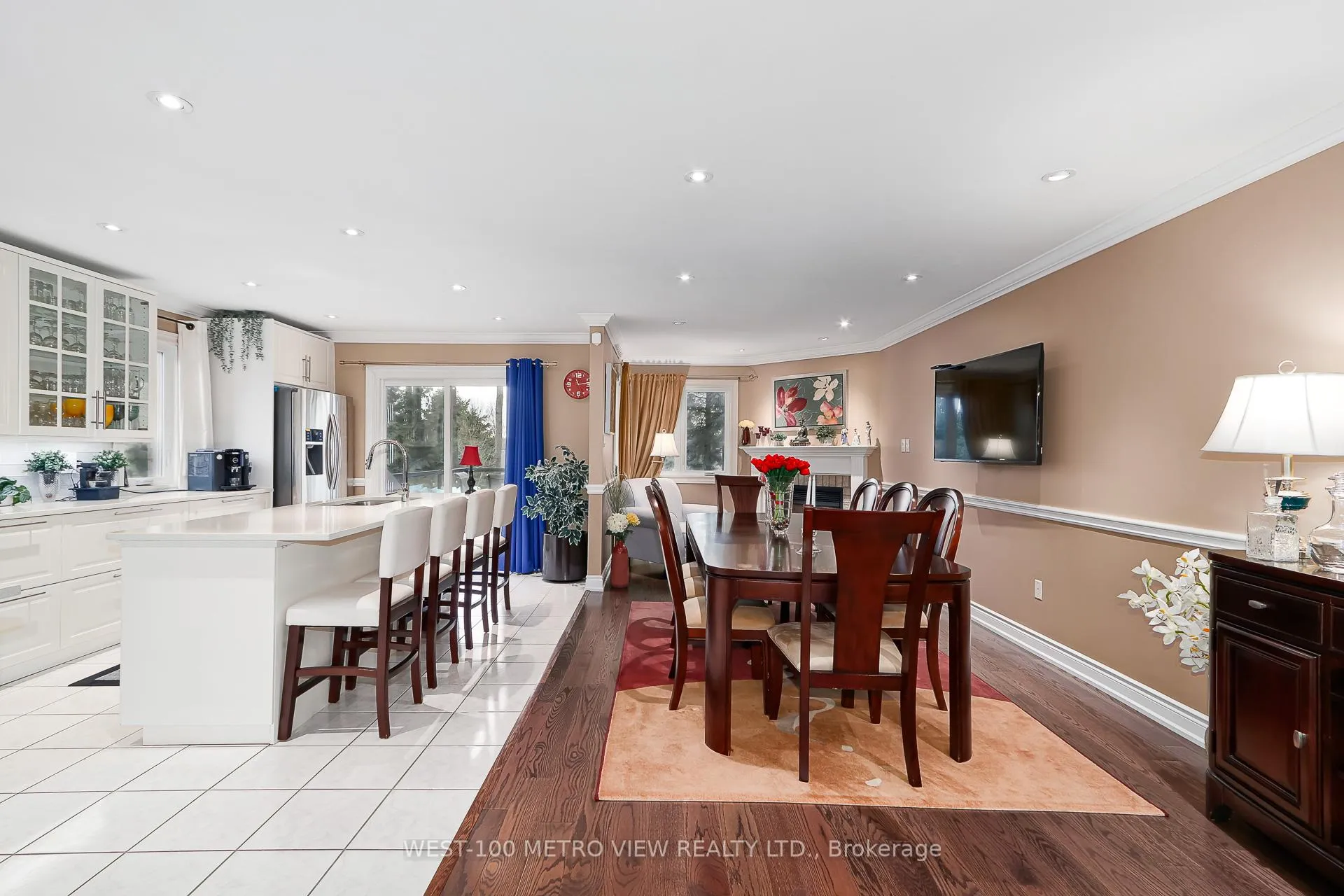 Photo 10 of 7 Fairway Crescent, Wasaga Beach — HOMEH
