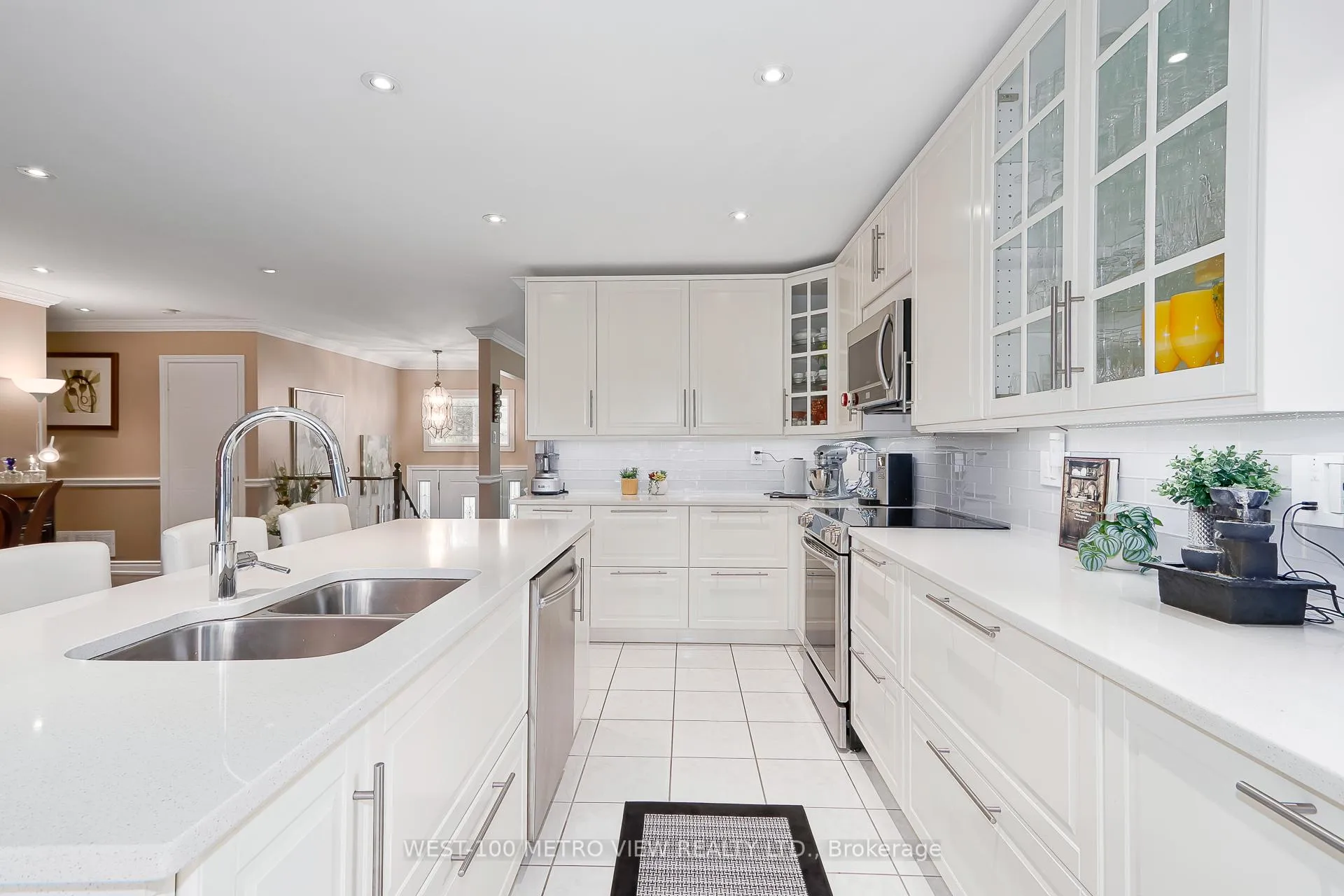 Photo 11 of 7 Fairway Crescent, Wasaga Beach — HOMEH