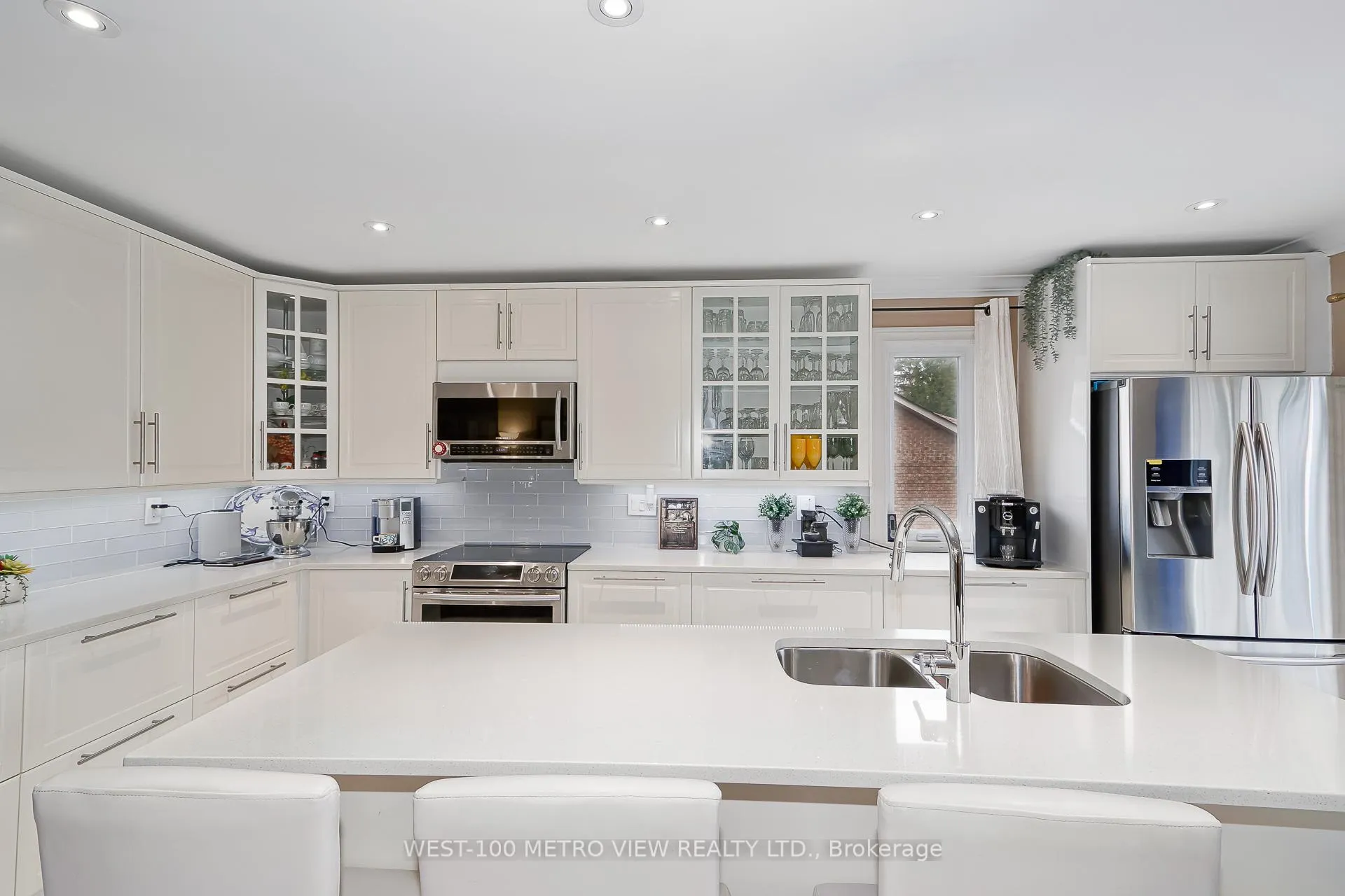 Photo 13 of 7 Fairway Crescent, Wasaga Beach — HOMEH