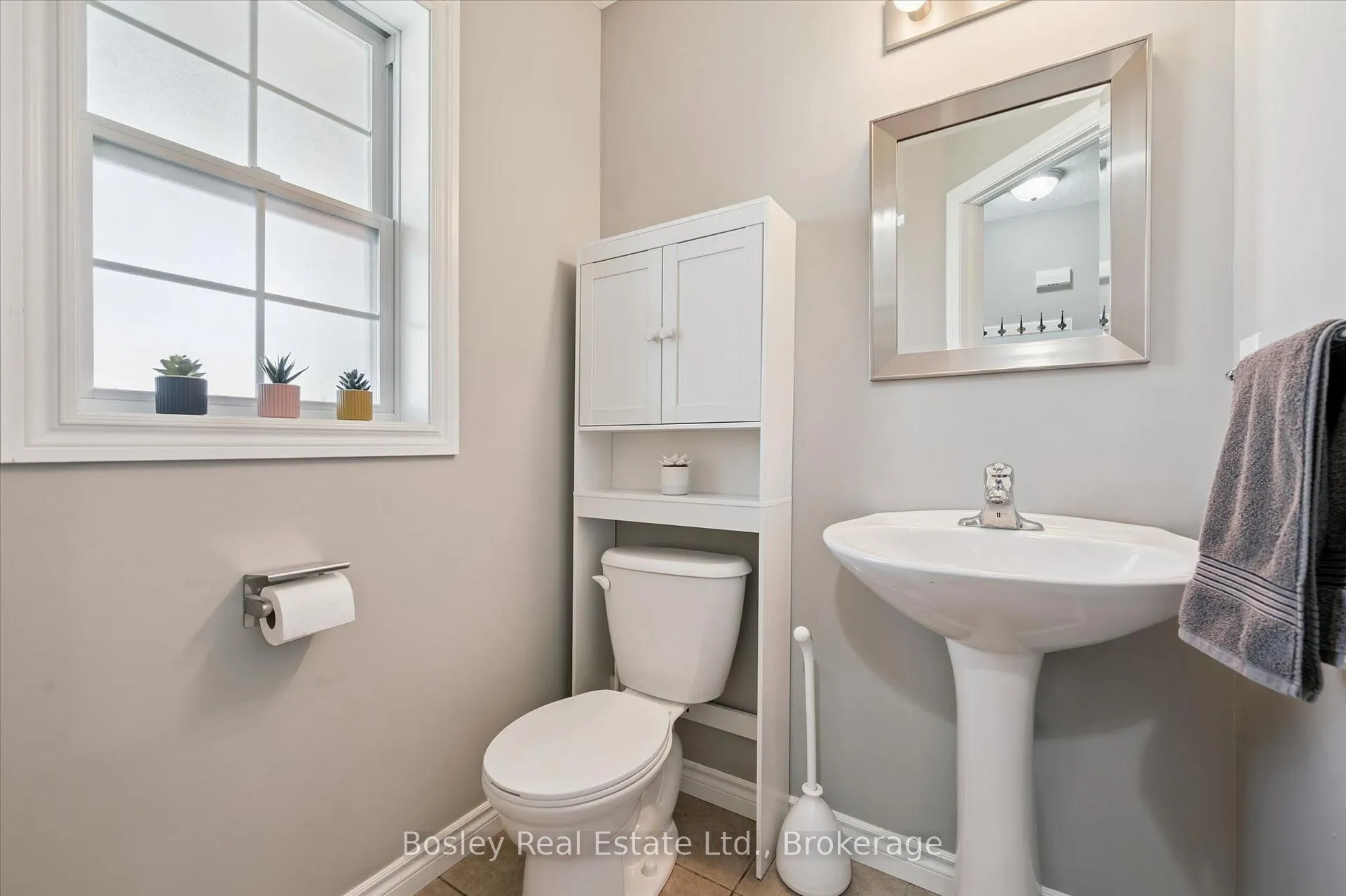 Photo 15 of 43 Captain McCallum Drive, Wilmot — HOMEH