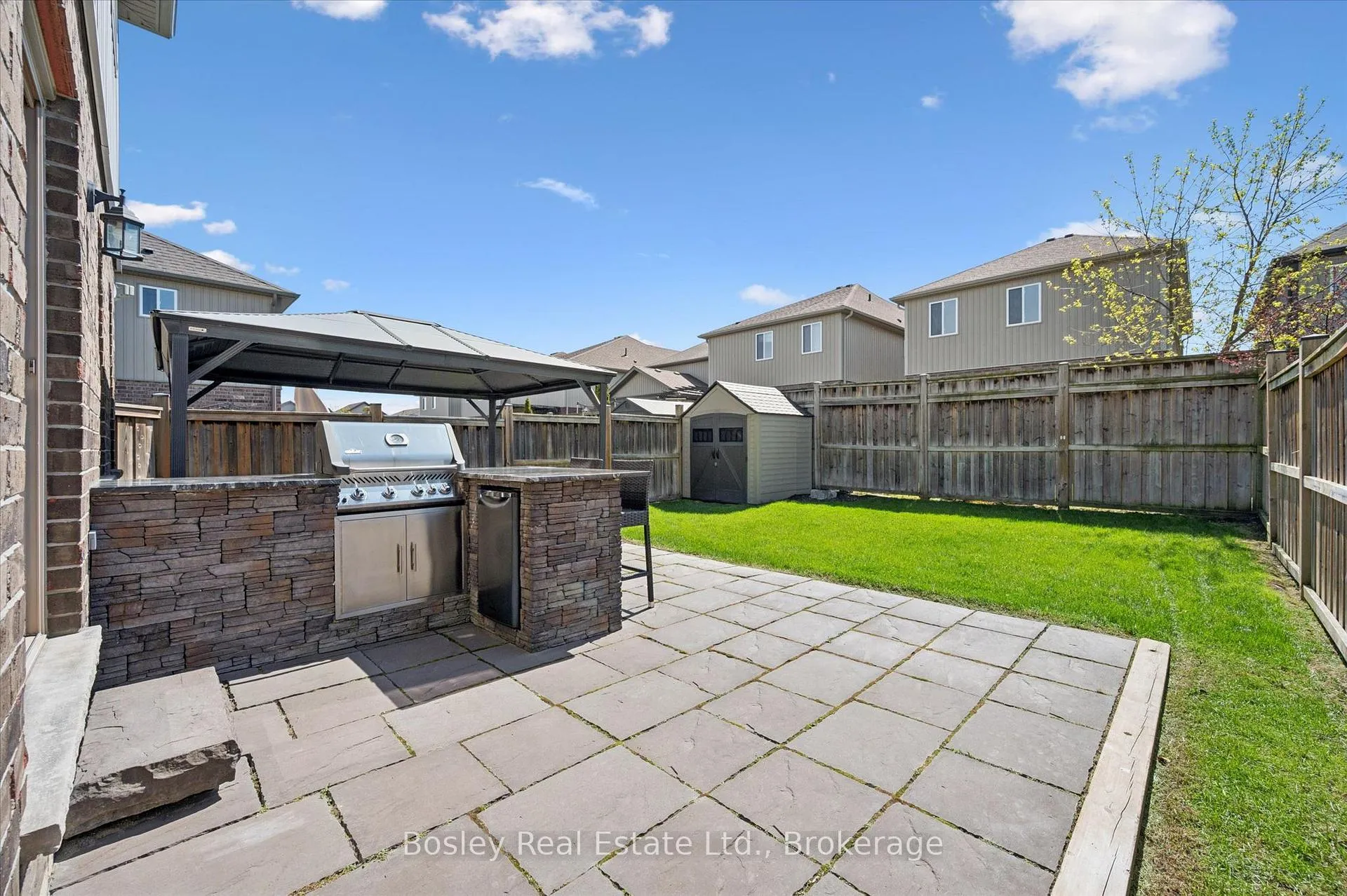 Photo 32 of 43 Captain McCallum Drive, Wilmot — HOMEH