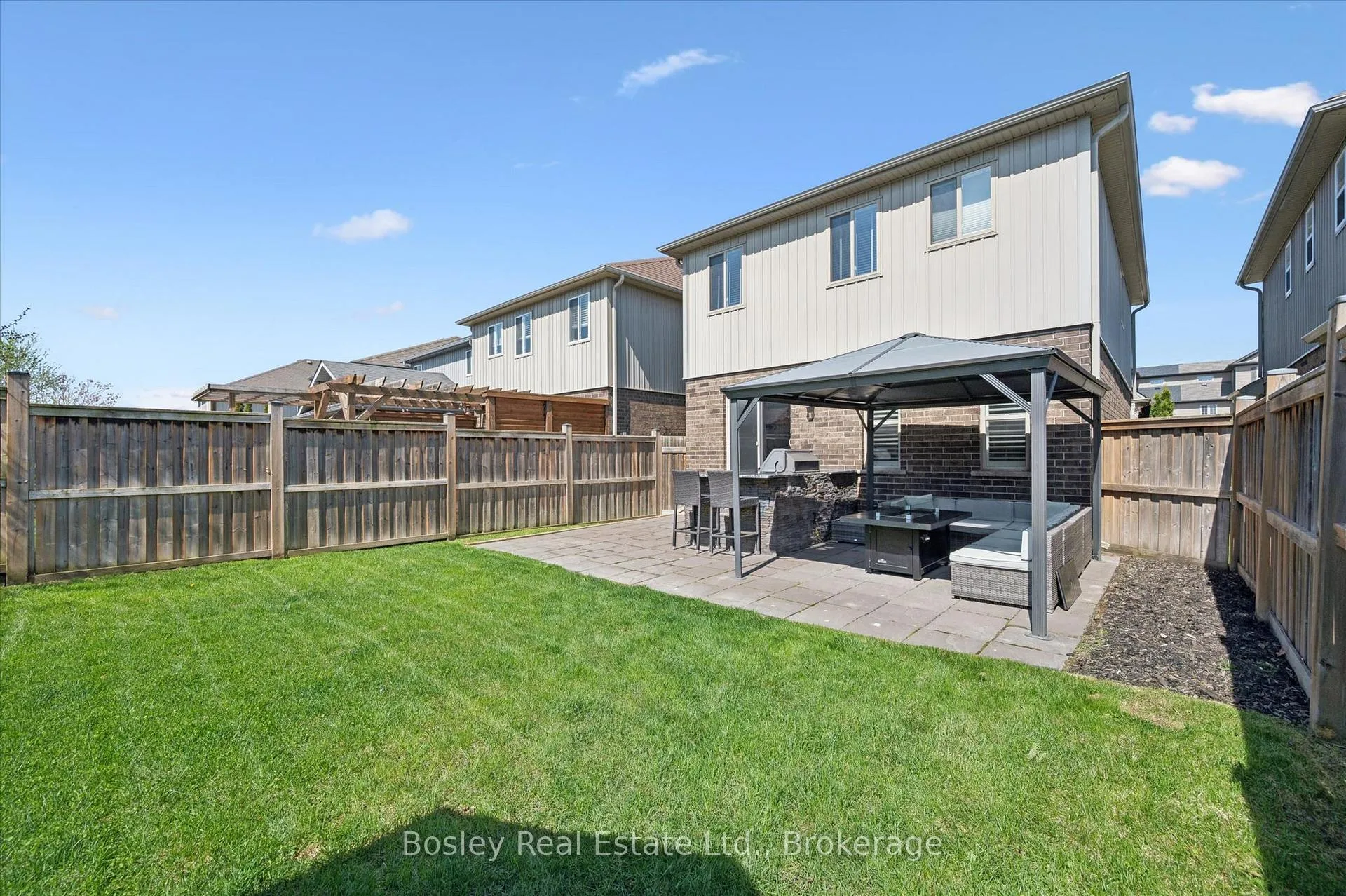 Photo 34 of 43 Captain McCallum Drive, Wilmot — HOMEH