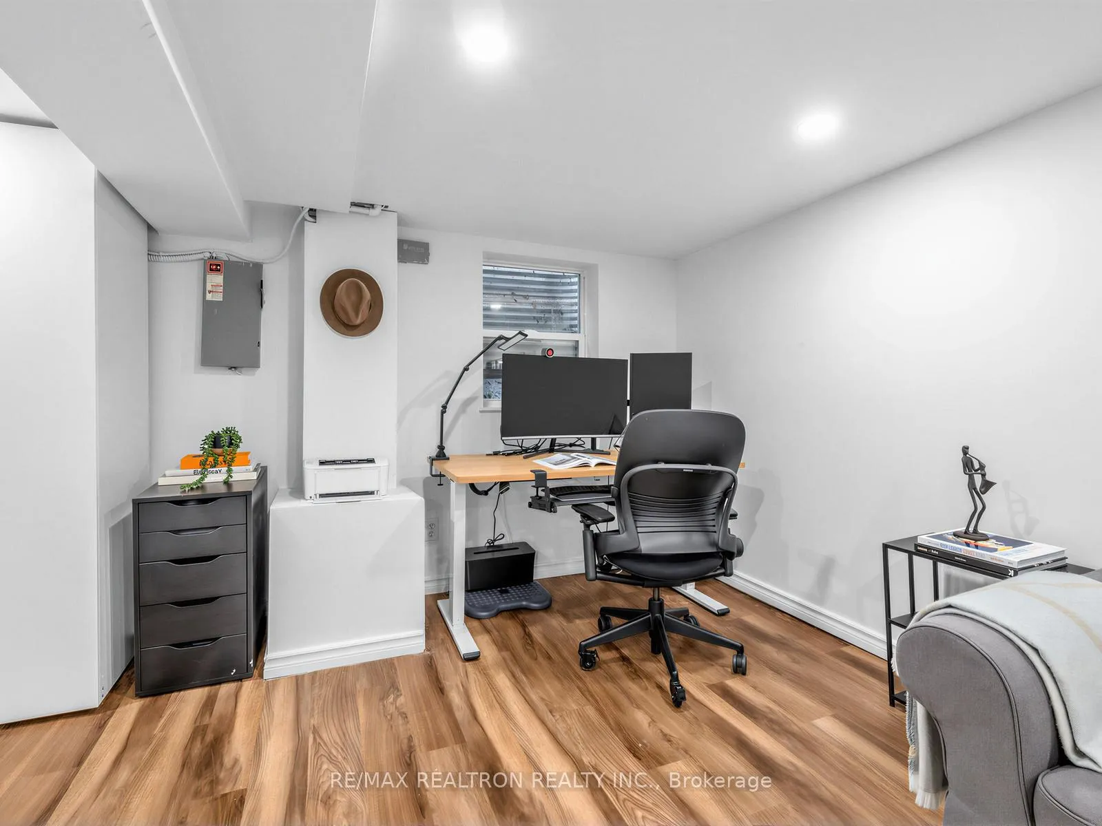 Photo 11 of 8 Khedive Avenue, Toronto, Englemount-Lawrence — HOMEH