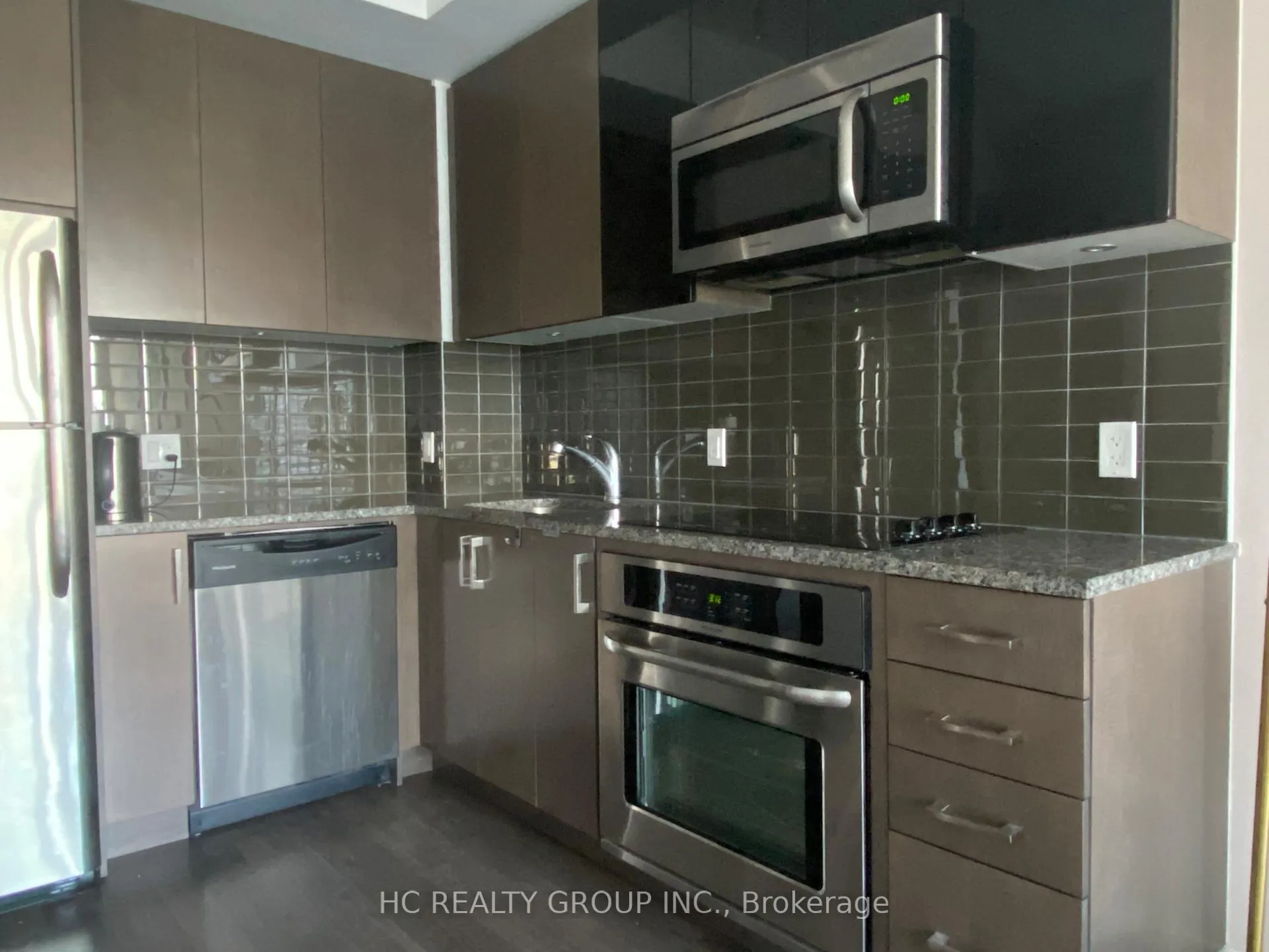 Photo 5 of Unit 1718, 98 Lillian Street, Toronto, Mount Pleasant West — HOMEH