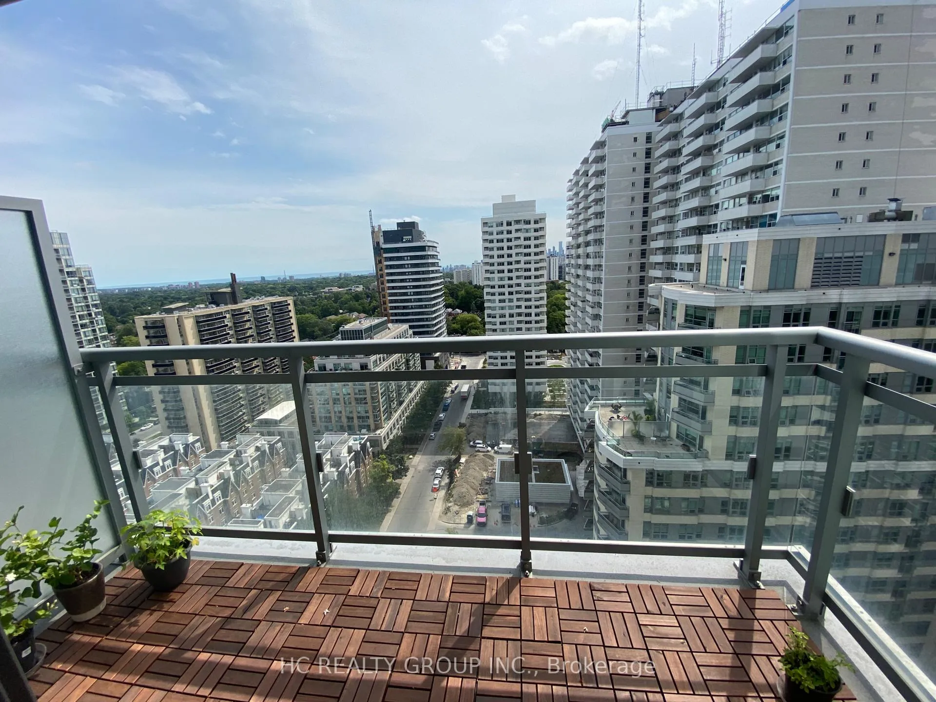 Photo 9 of Unit 1718, 98 Lillian Street, Toronto, Mount Pleasant West — HOMEH