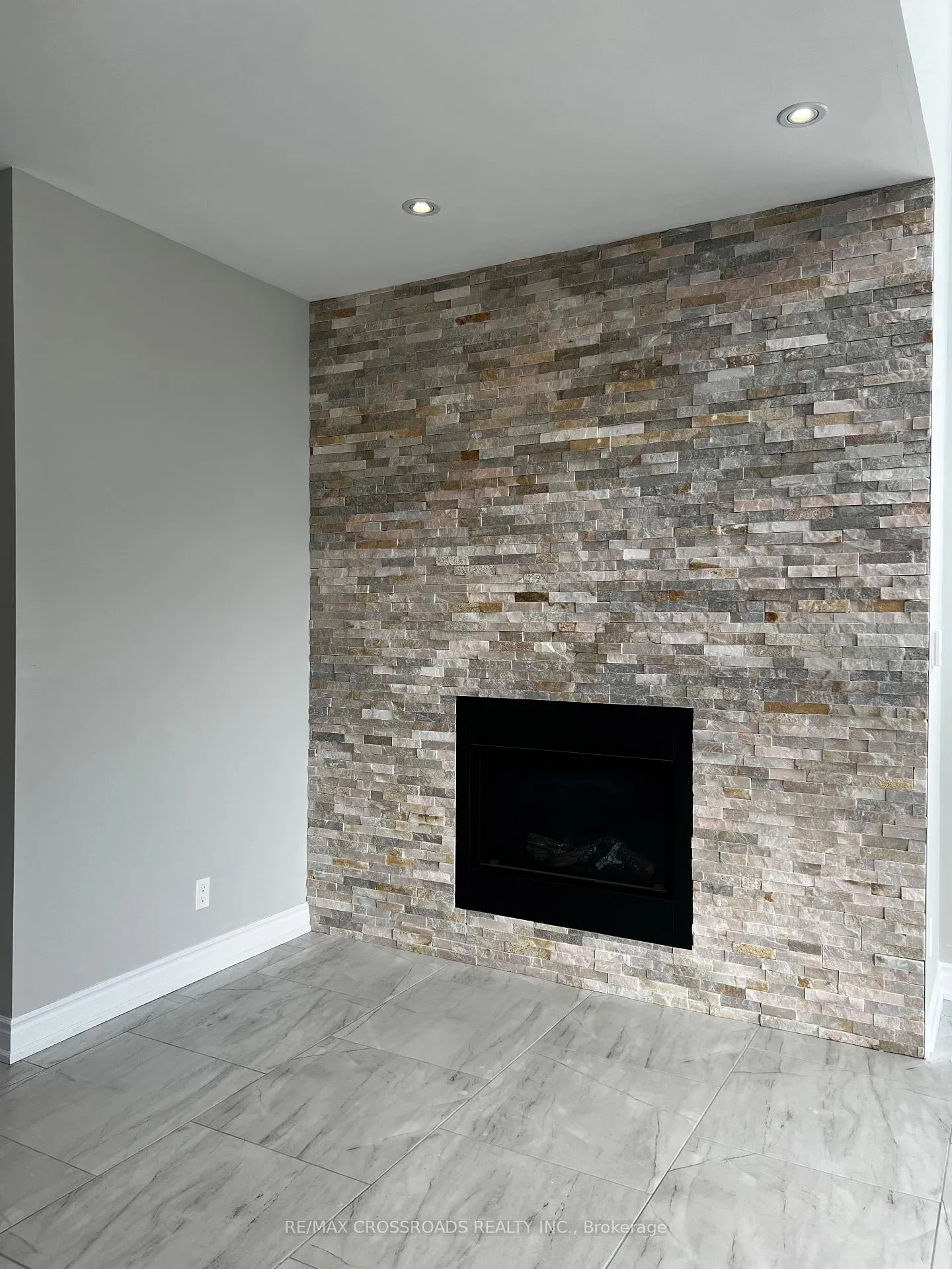 Photo 6 of 602 Lake Drive S, Georgina, Keswick South — HOMEH