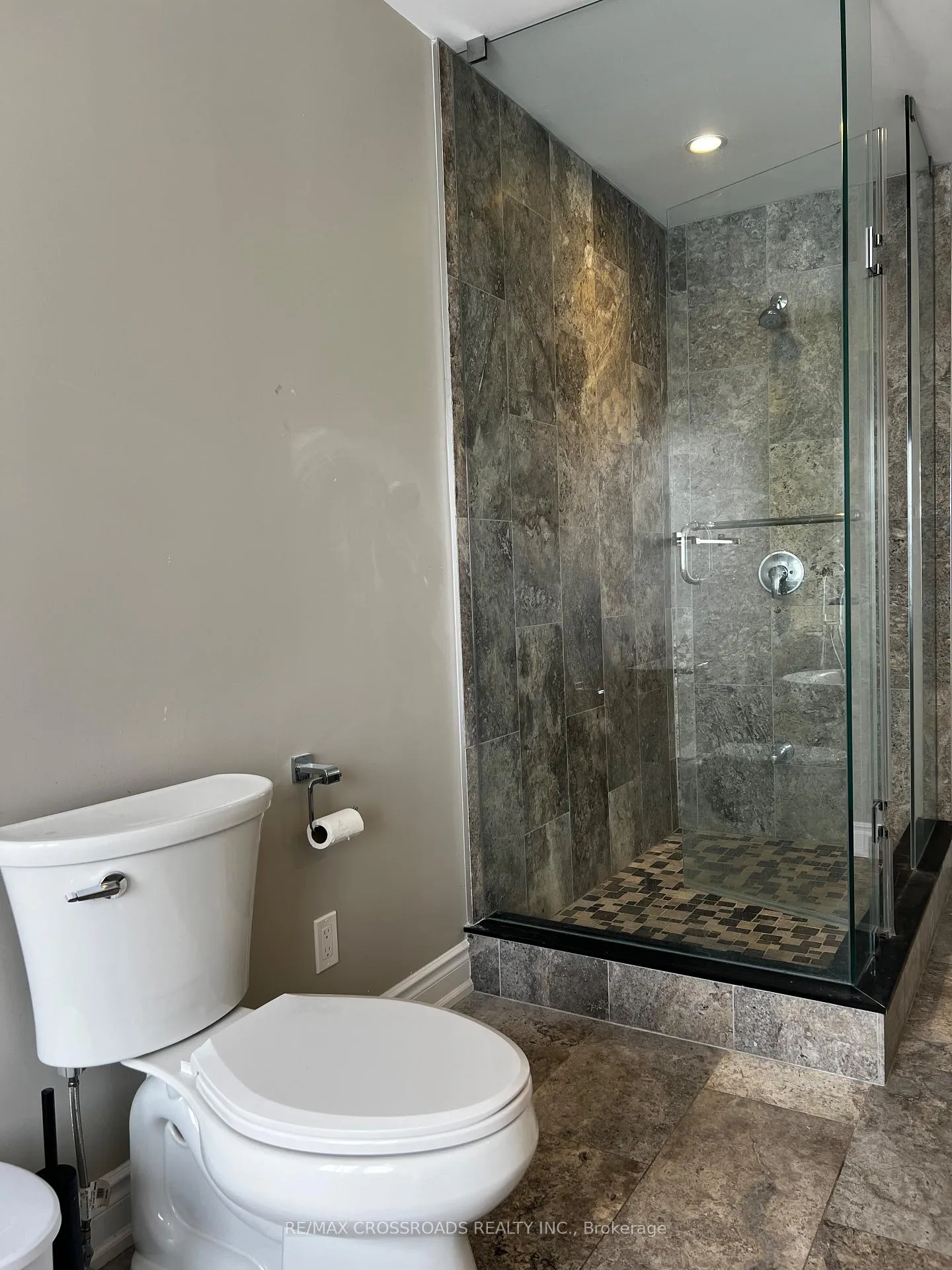 Photo 9 of 602 Lake Drive S, Georgina, Keswick South — HOMEH