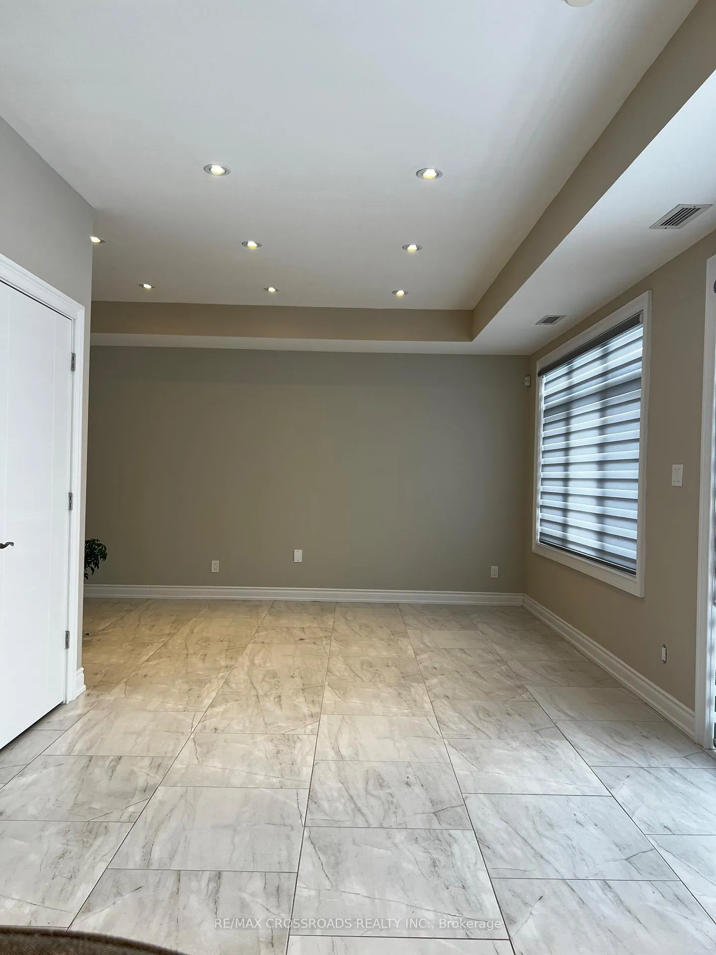 Photo 14 of 602 Lake Drive S, Georgina, Keswick South — HOMEH