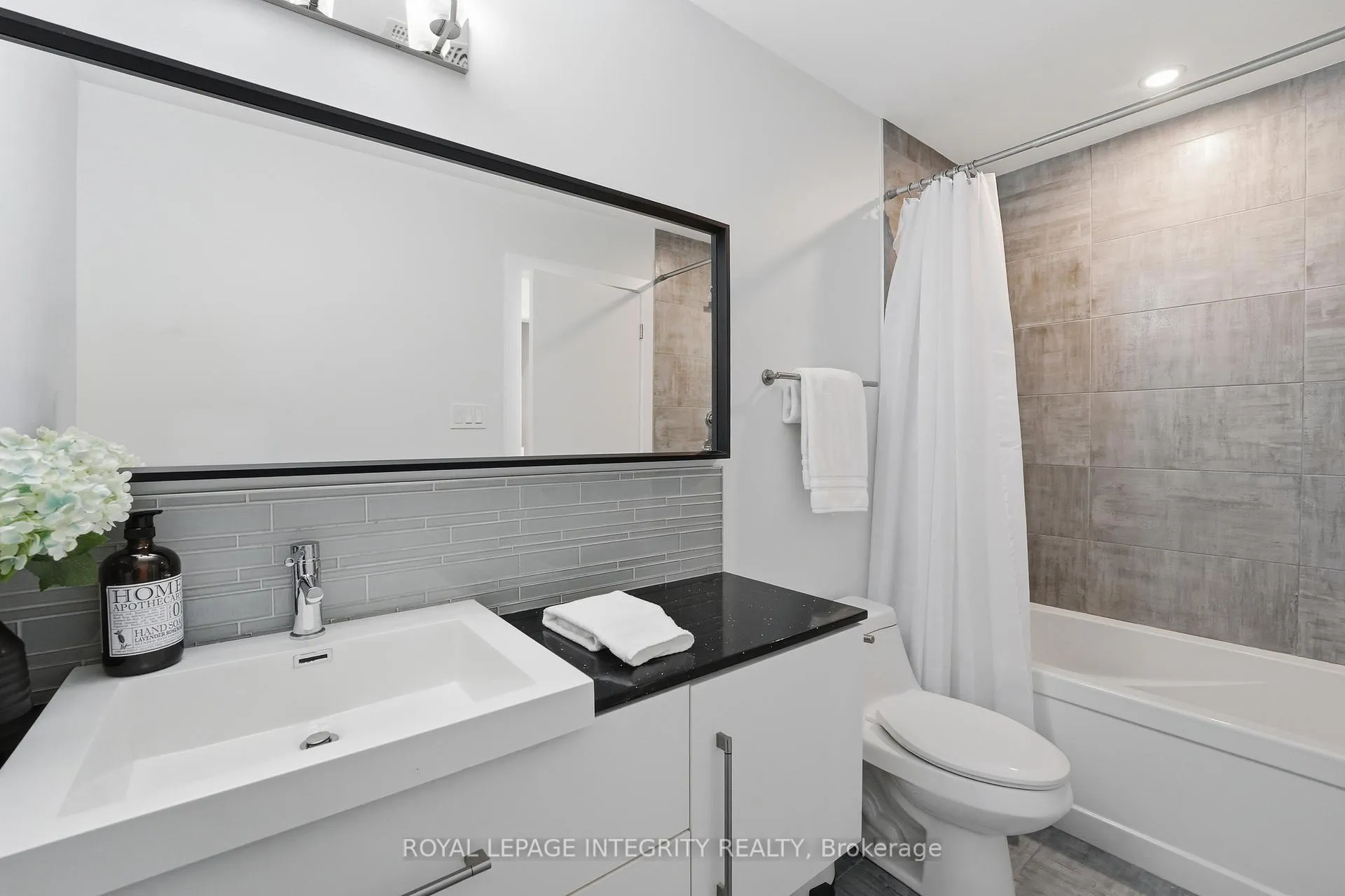 Photo 24 of 37E Ladouceur Street, Ottawa, Hintonburg — HOMEH