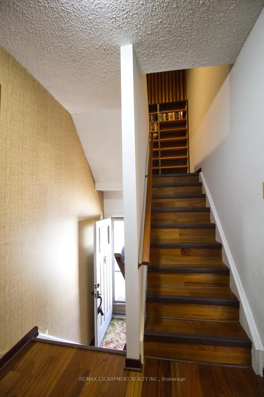Photo 13 of Unit 4, 63 Fonthill Road, Hamilton, Fessenden — HOMEH