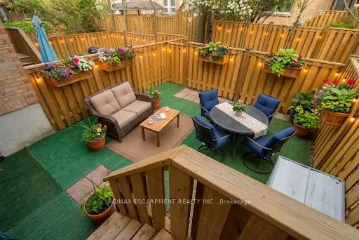Photo 23 of Unit 4, 63 Fonthill Road, Hamilton, Fessenden — HOMEH