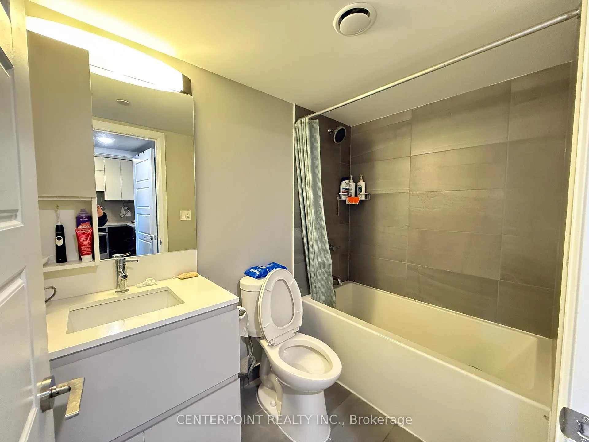 Photo 12 of Unit 1507, 15 Water Walk Drive, Markham, Unionville — HOMEH