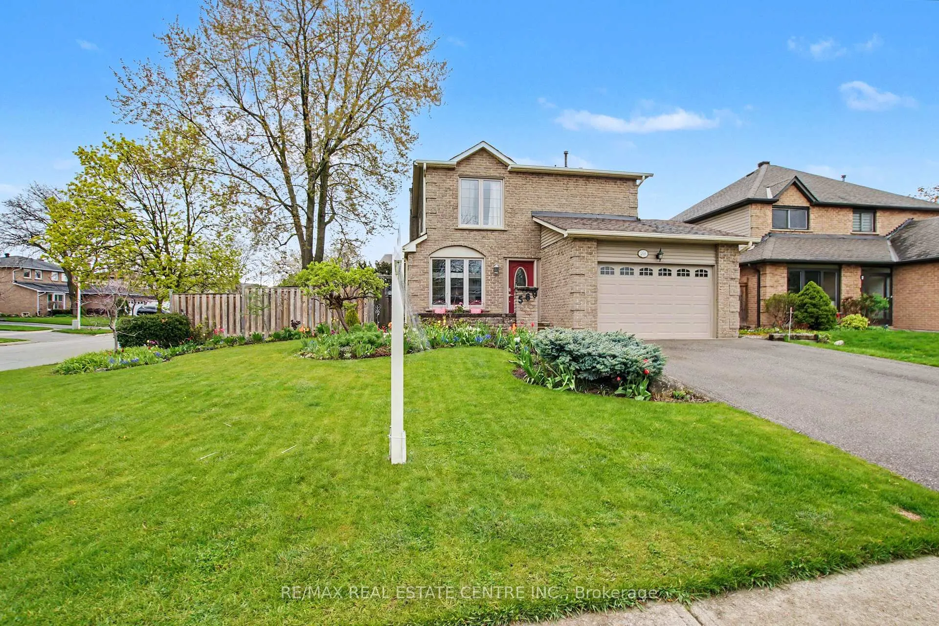Photo 9 of 569 Vanier Drive, Milton, Bronte Meadows — HOMEH