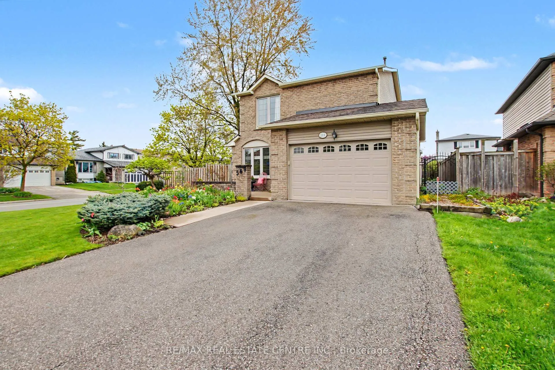 Photo 10 of 569 Vanier Drive, Milton, Bronte Meadows — HOMEH