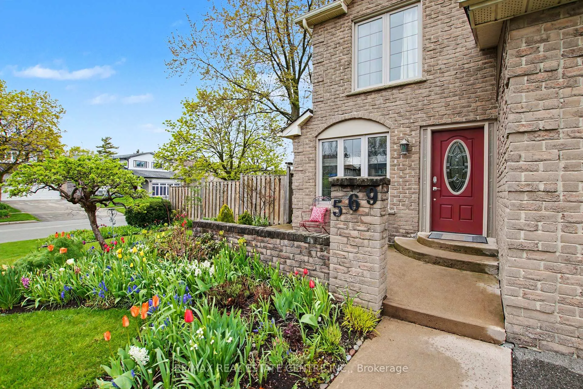 Photo 11 of 569 Vanier Drive, Milton, Bronte Meadows — HOMEH