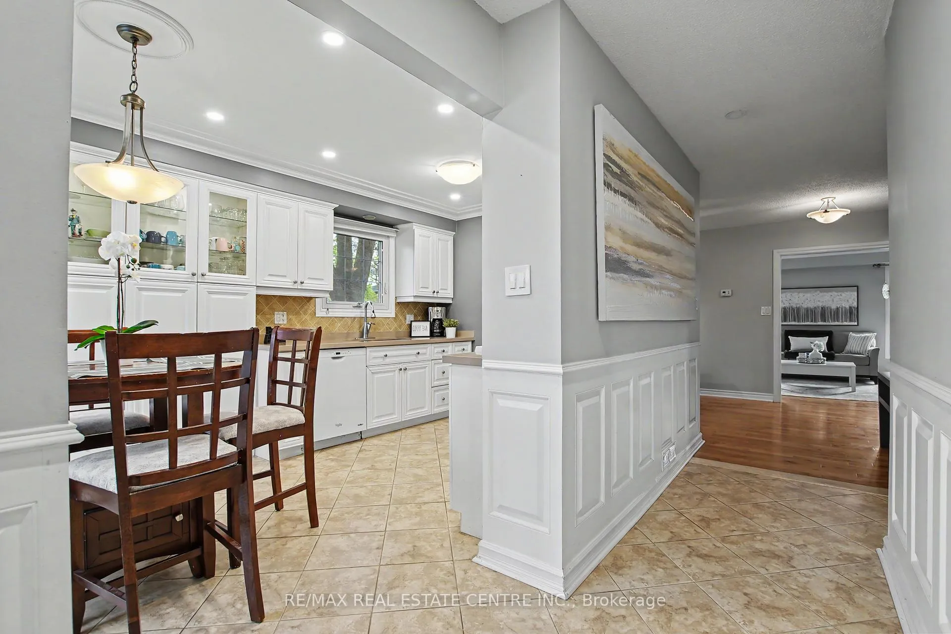 Photo 13 of 569 Vanier Drive, Milton, Bronte Meadows — HOMEH