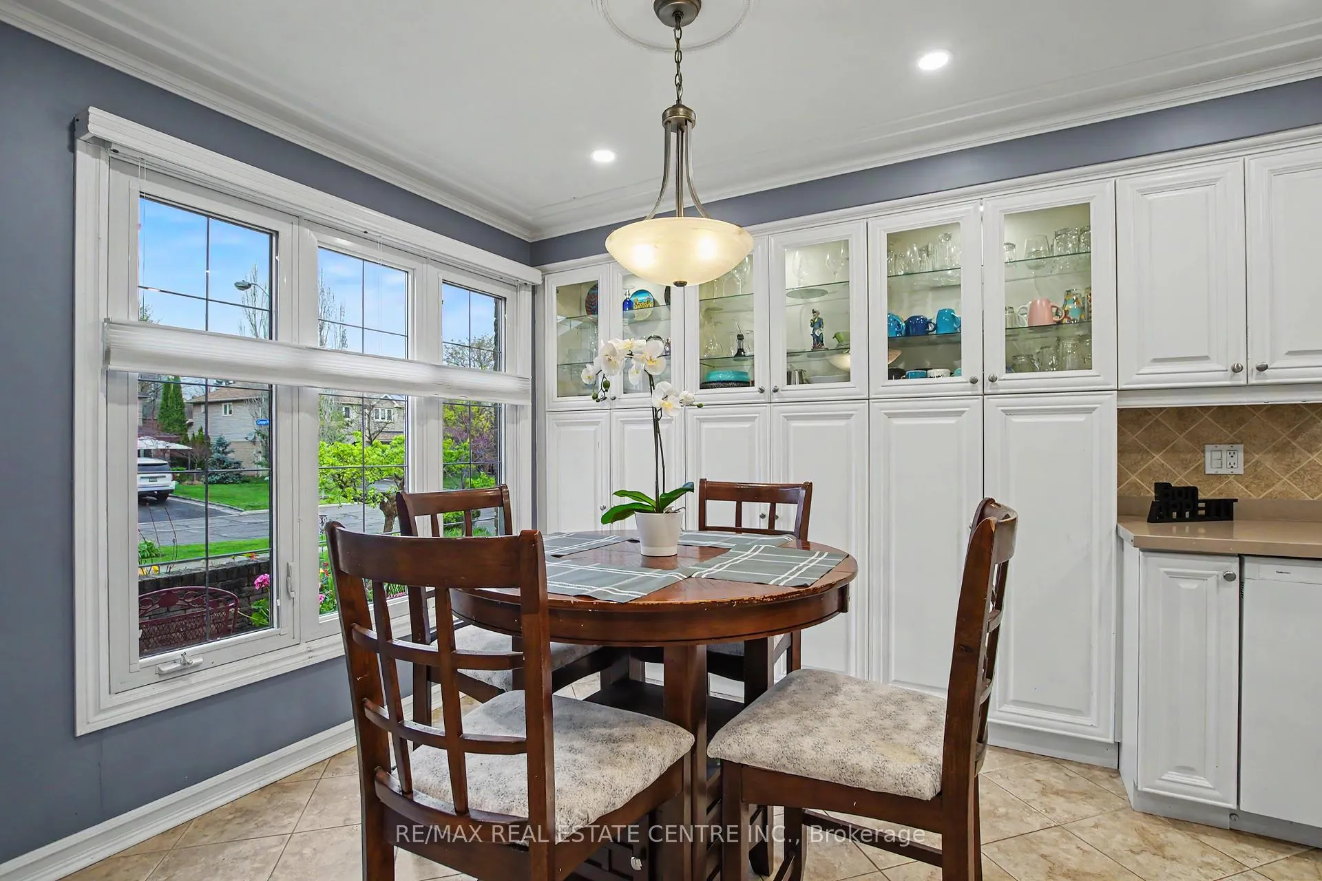 Photo 14 of 569 Vanier Drive, Milton, Bronte Meadows — HOMEH