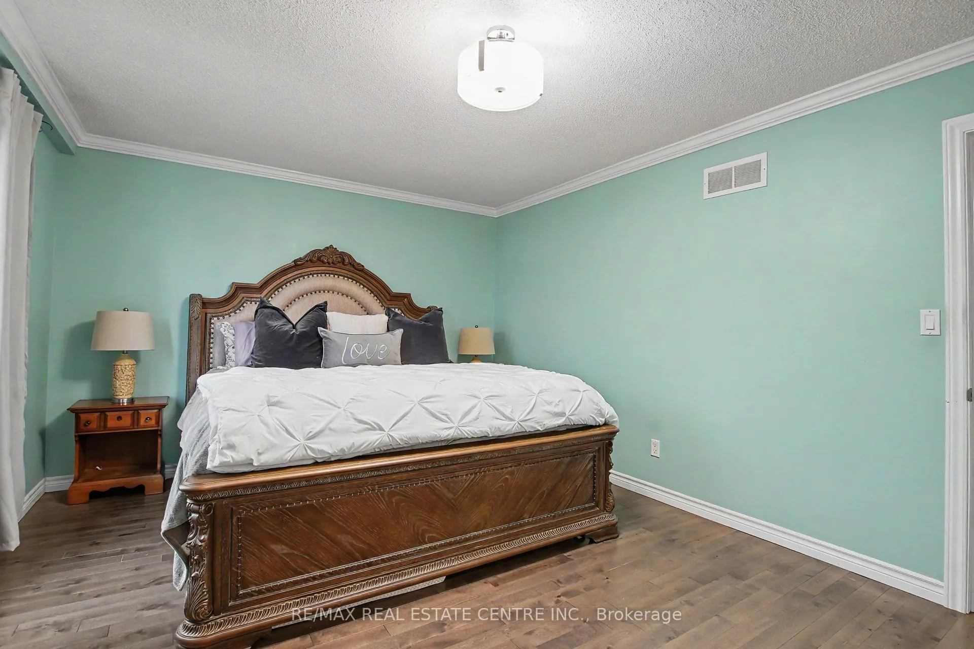Photo 33 of 569 Vanier Drive, Milton, Bronte Meadows — HOMEH