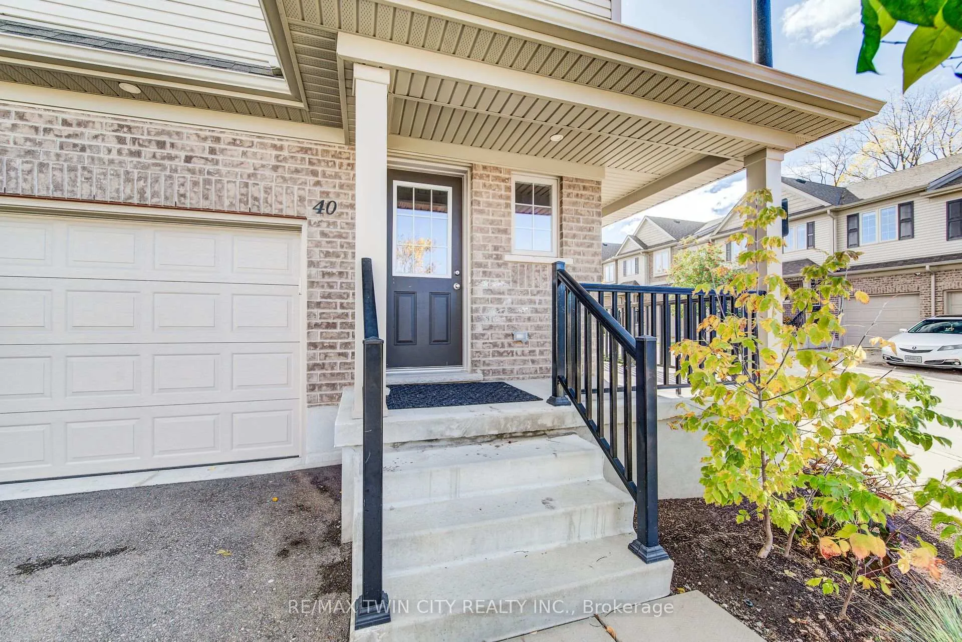 Photo 4 of Unit 40, 50 Pinnacle Drive, Kitchener — HOMEH