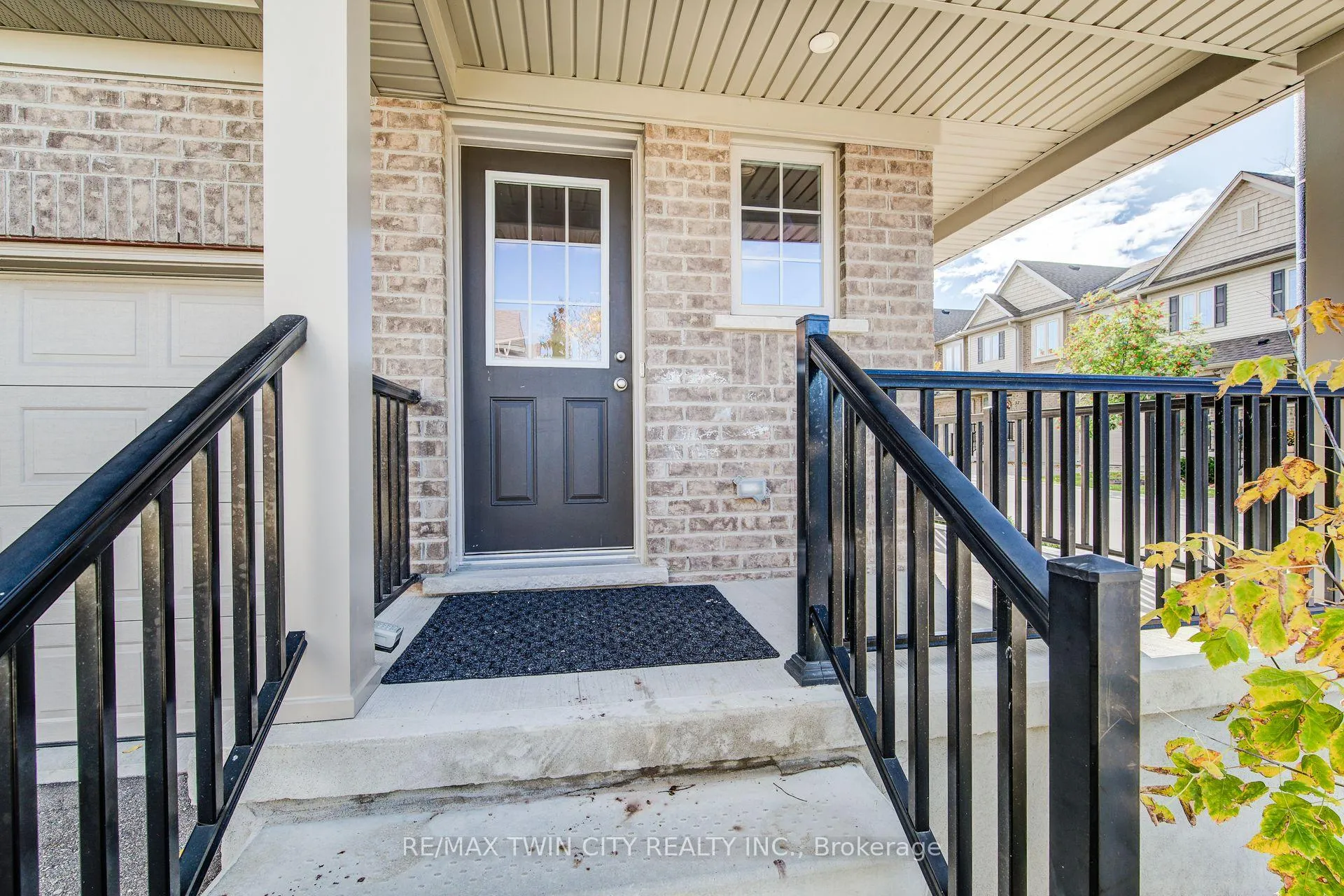 Photo 5 of Unit 40, 50 Pinnacle Drive, Kitchener — HOMEH