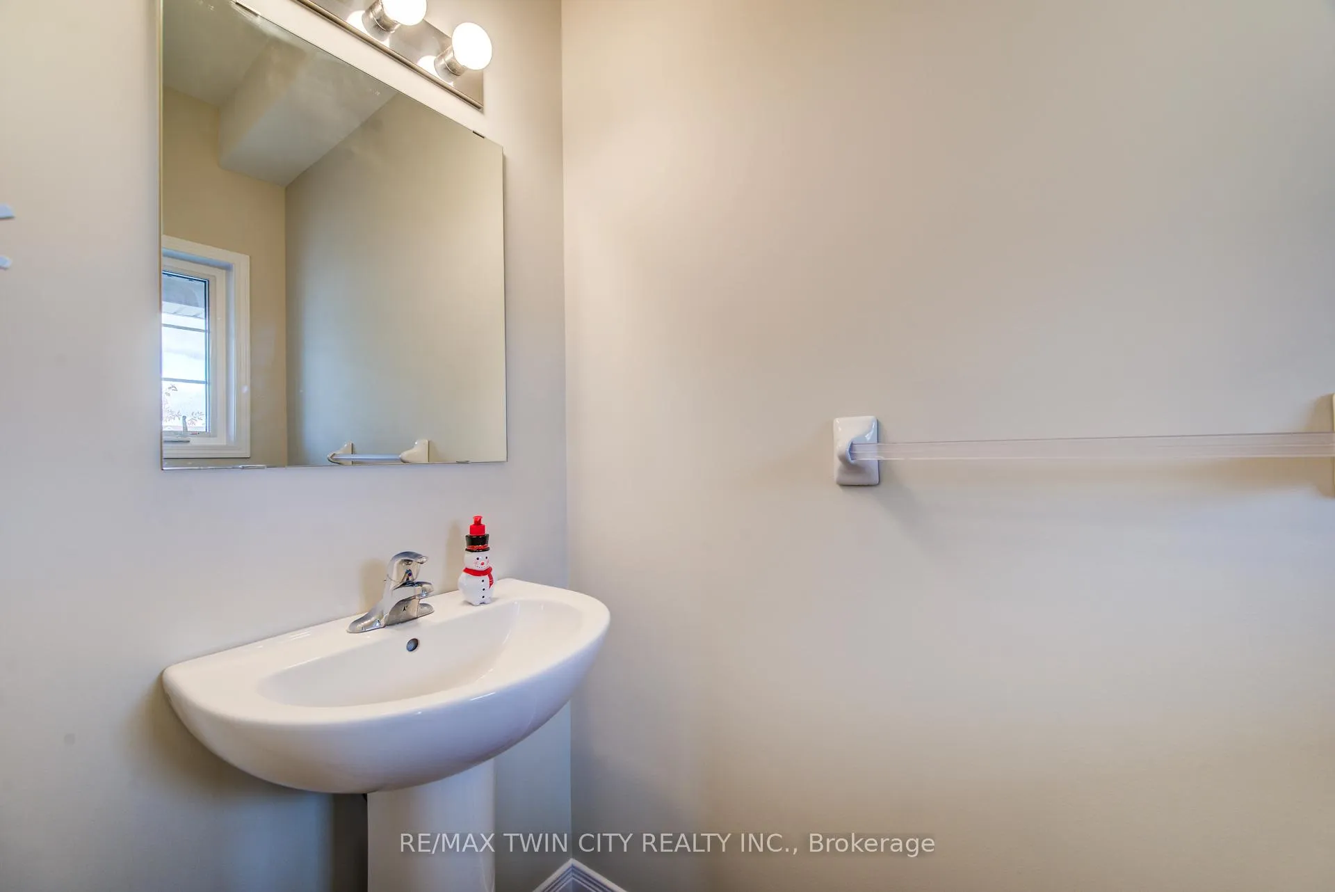 Photo 8 of Unit 40, 50 Pinnacle Drive, Kitchener — HOMEH