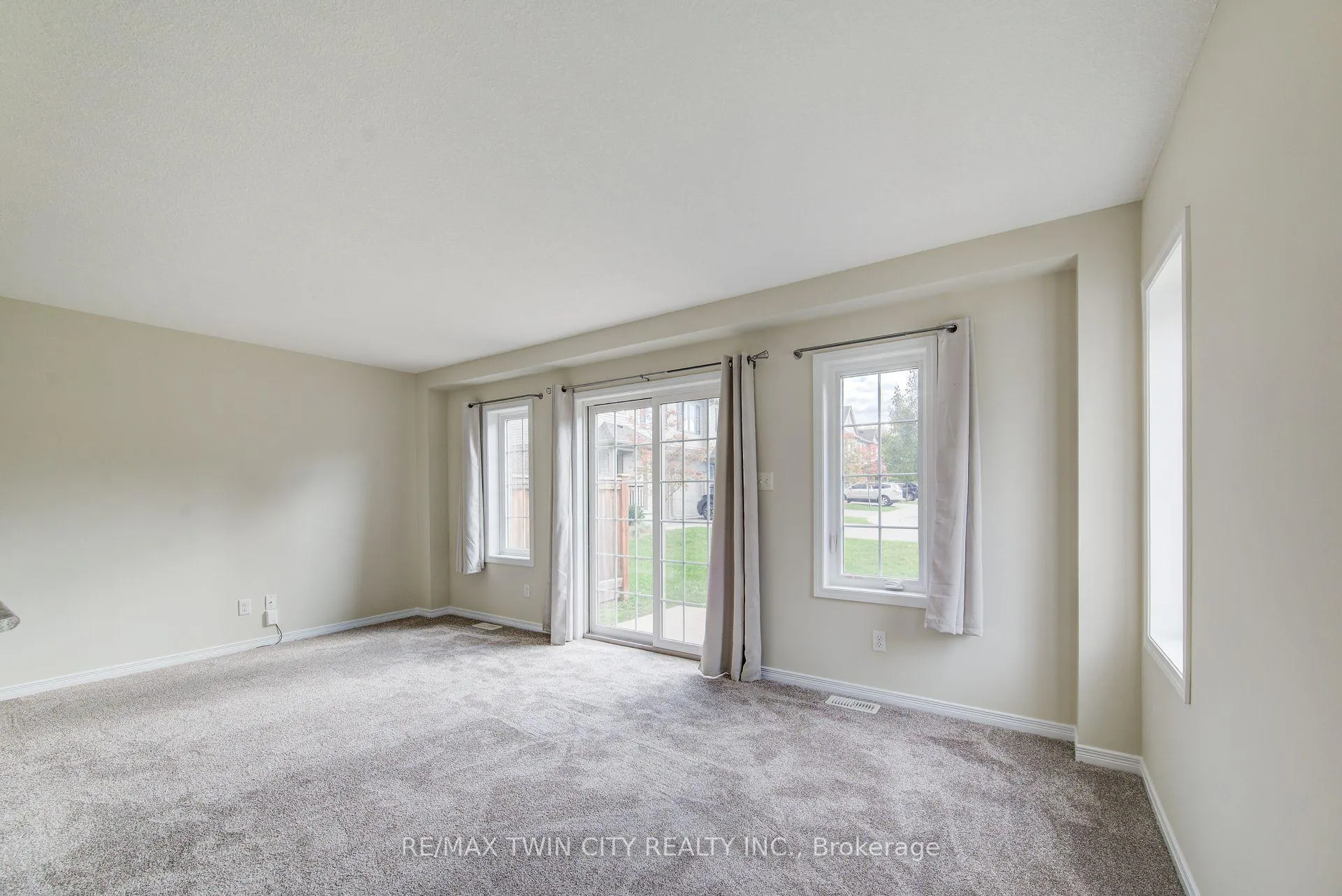 Photo 18 of Unit 40, 50 Pinnacle Drive, Kitchener — HOMEH