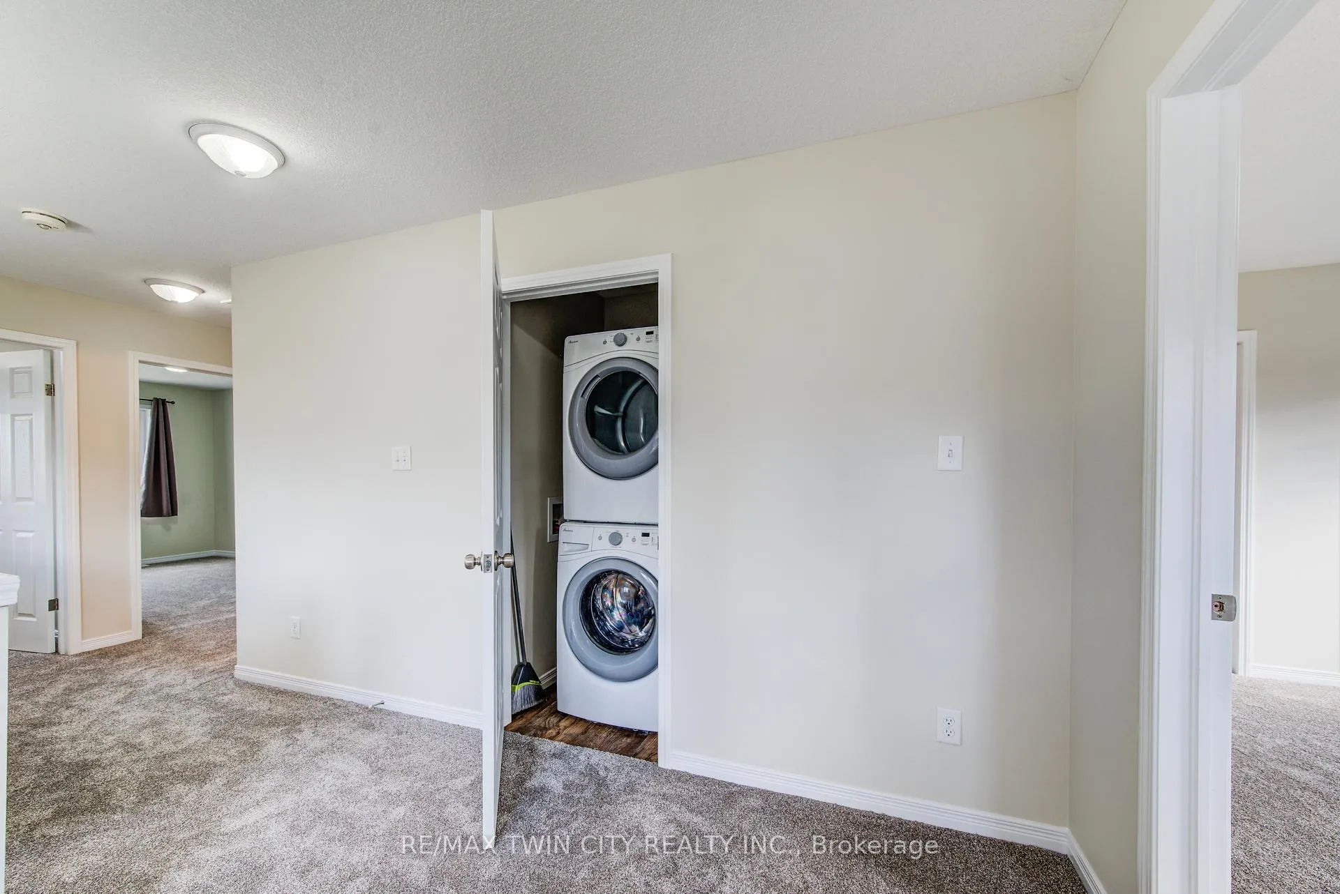 Photo 24 of Unit 40, 50 Pinnacle Drive, Kitchener — HOMEH