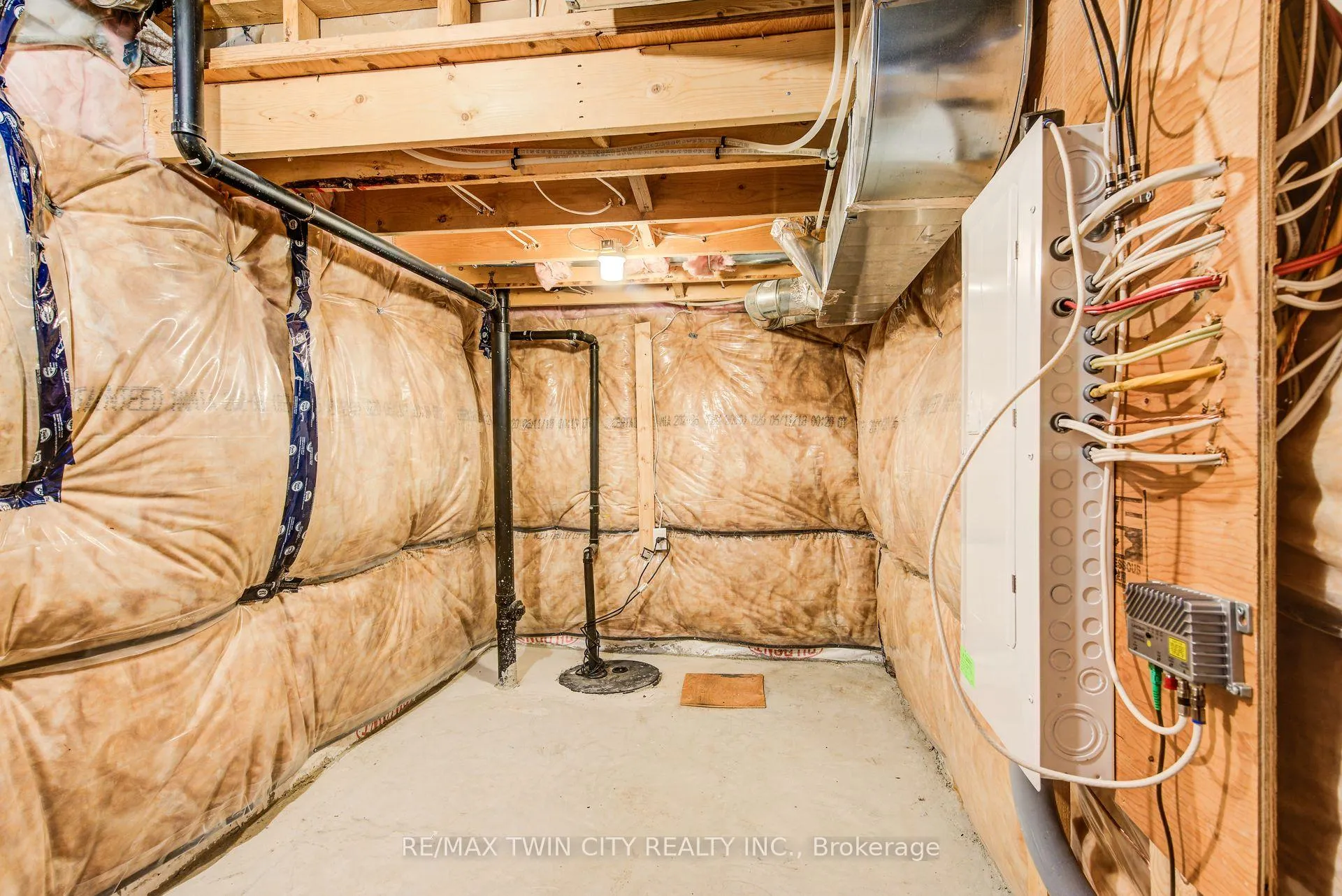Photo 37 of Unit 40, 50 Pinnacle Drive, Kitchener — HOMEH