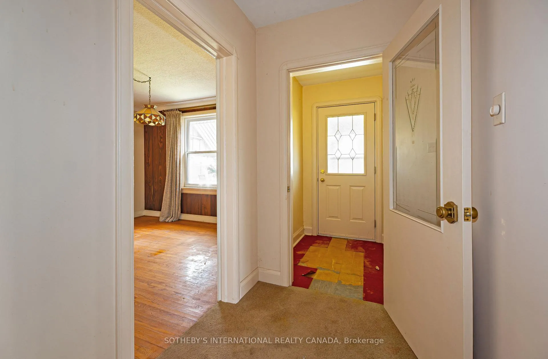Photo 4 of 47 Grenview Boulevard S, Etobicoke, Stonegate-Queensway — HOMEH