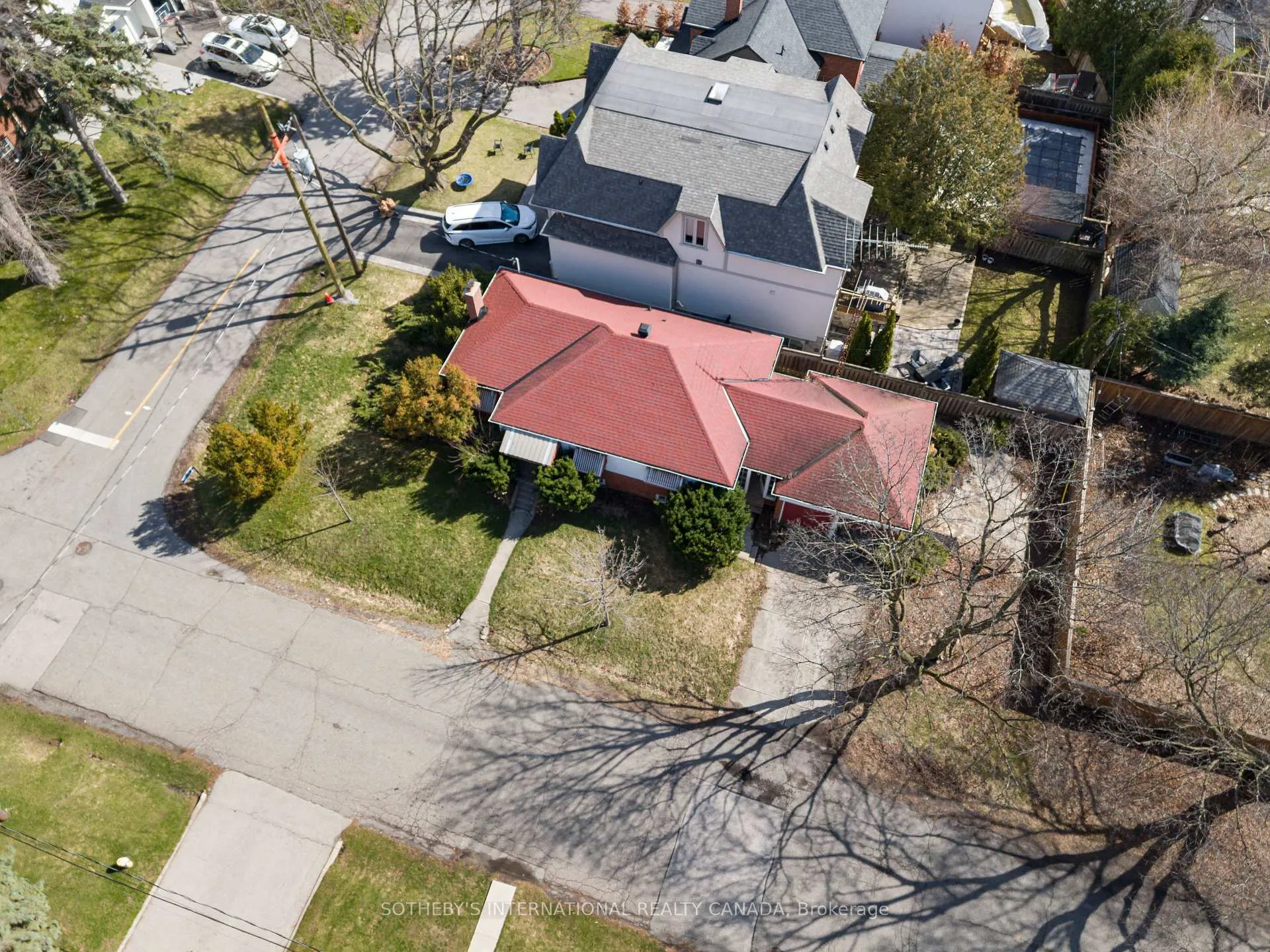 Photo 11 of 47 Grenview Boulevard S, Etobicoke, Stonegate-Queensway — HOMEH