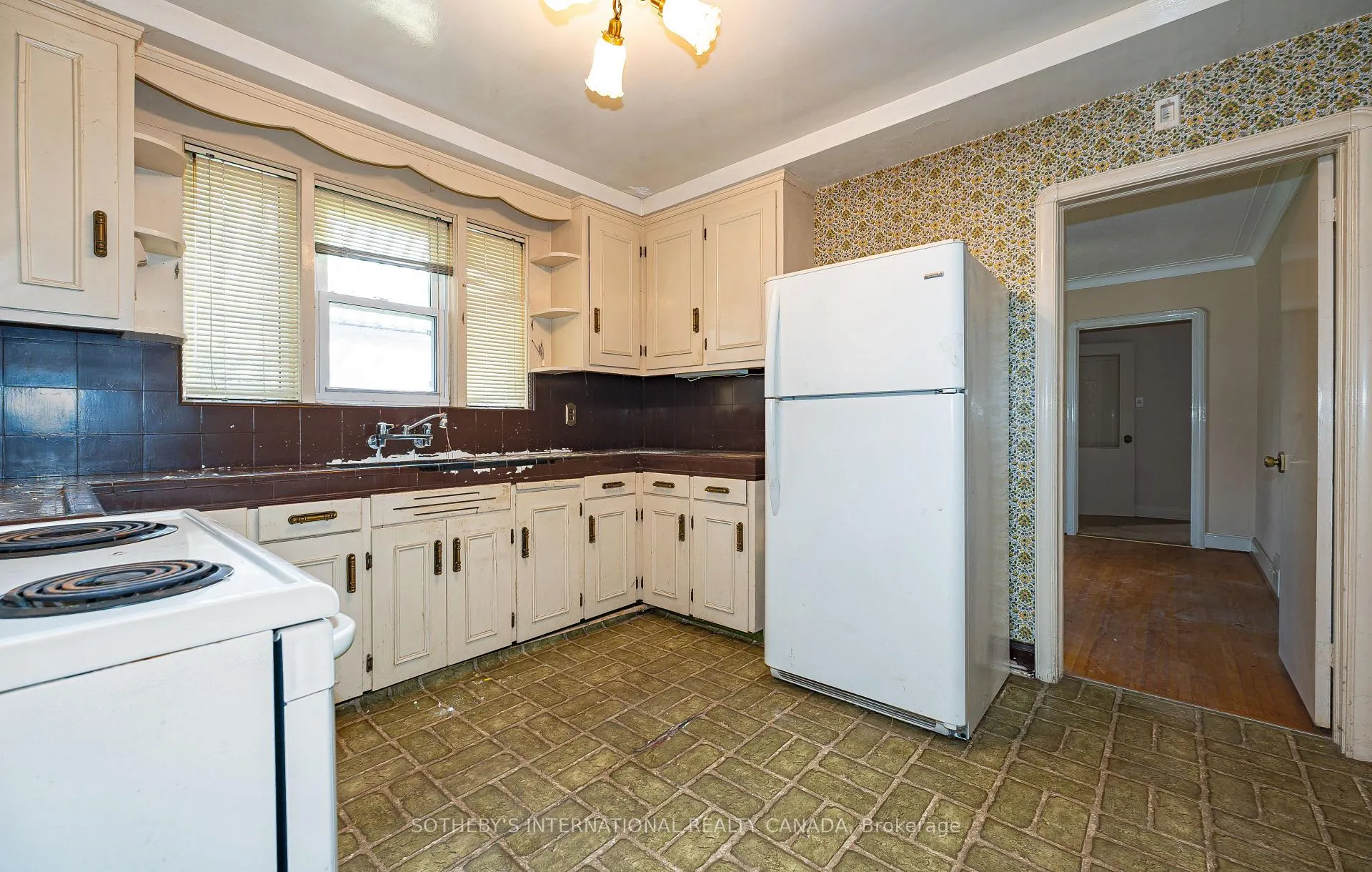 Photo 12 of 47 Grenview Boulevard S, Etobicoke, Stonegate-Queensway — HOMEH