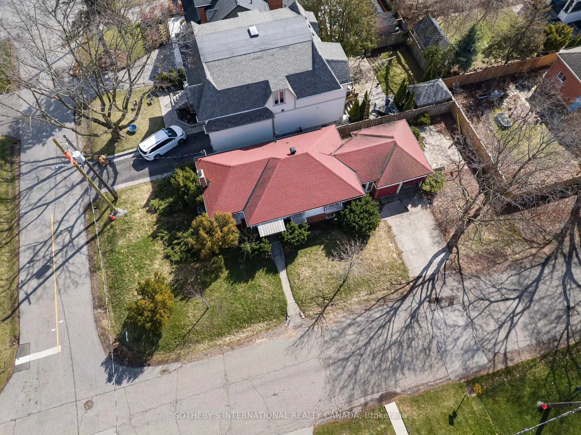 Photo 13 of 47 Grenview Boulevard S, Etobicoke, Stonegate-Queensway — HOMEH