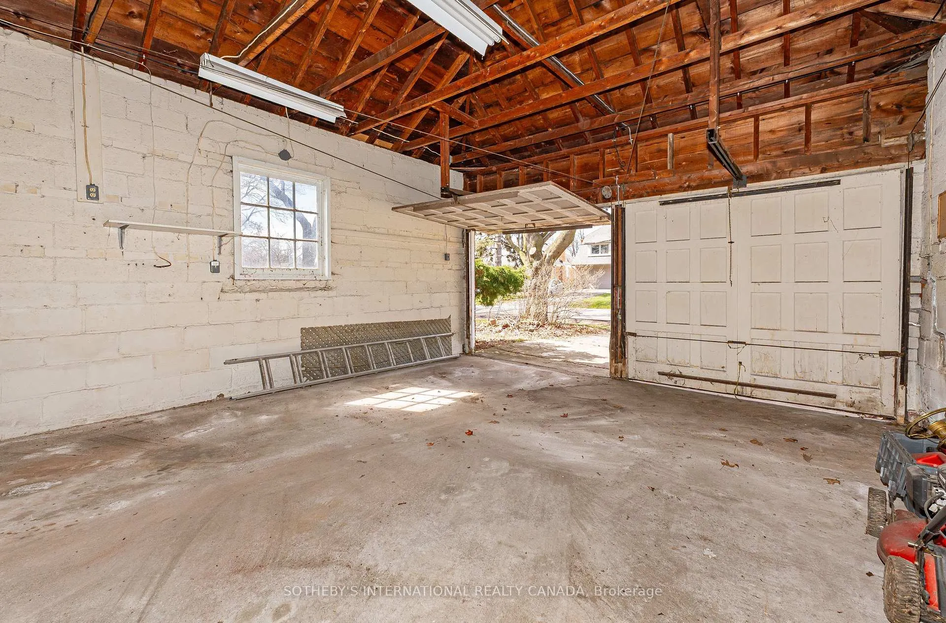 Photo 27 of 47 Grenview Boulevard S, Etobicoke, Stonegate-Queensway — HOMEH